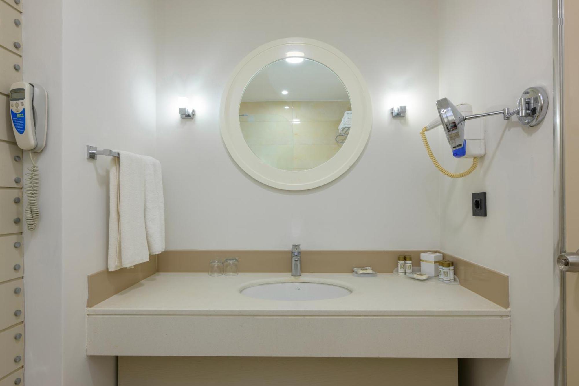 Superior Double or Twin Room Garden View