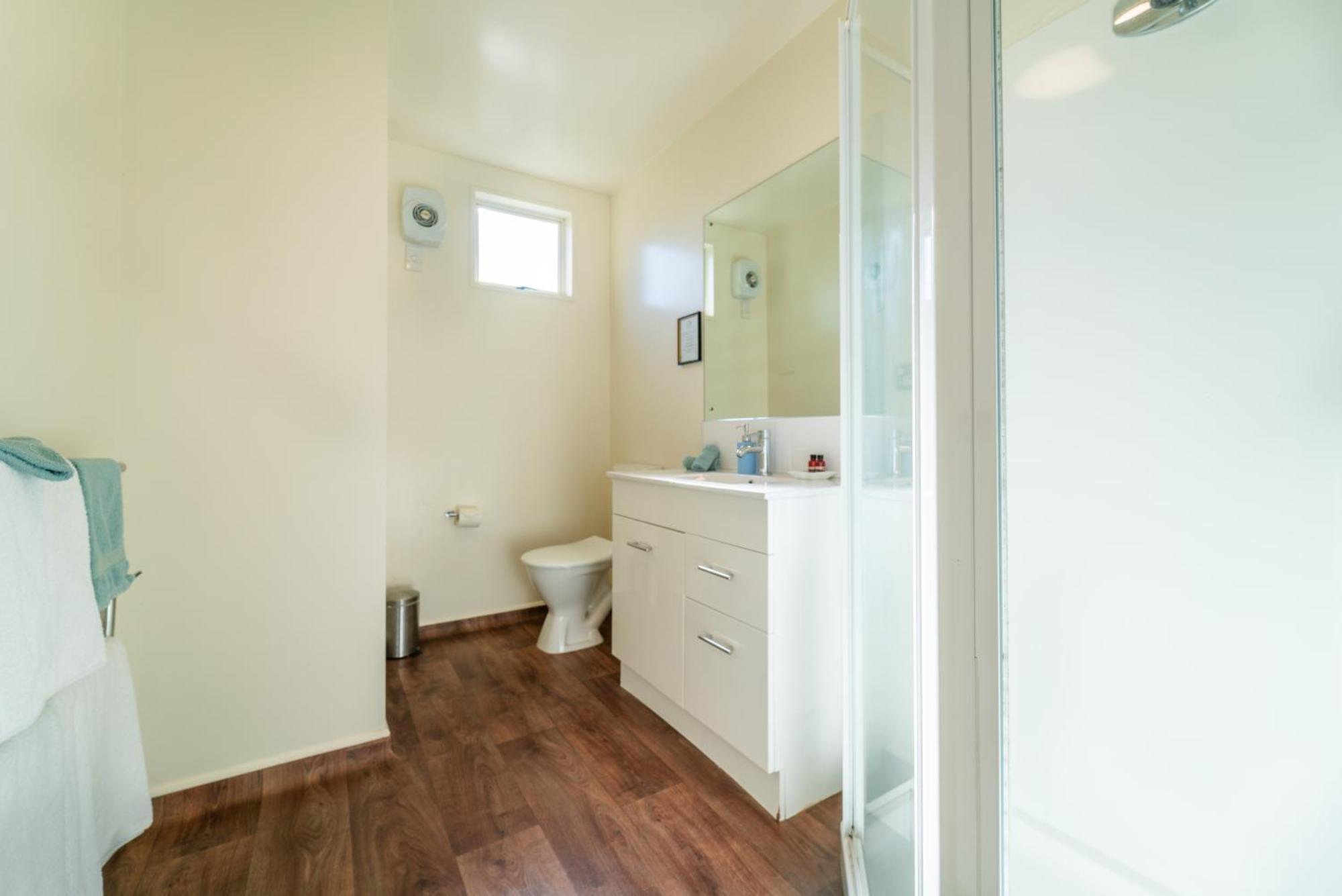 Superior One-Bedroom Apartment,1597552143:JPEG