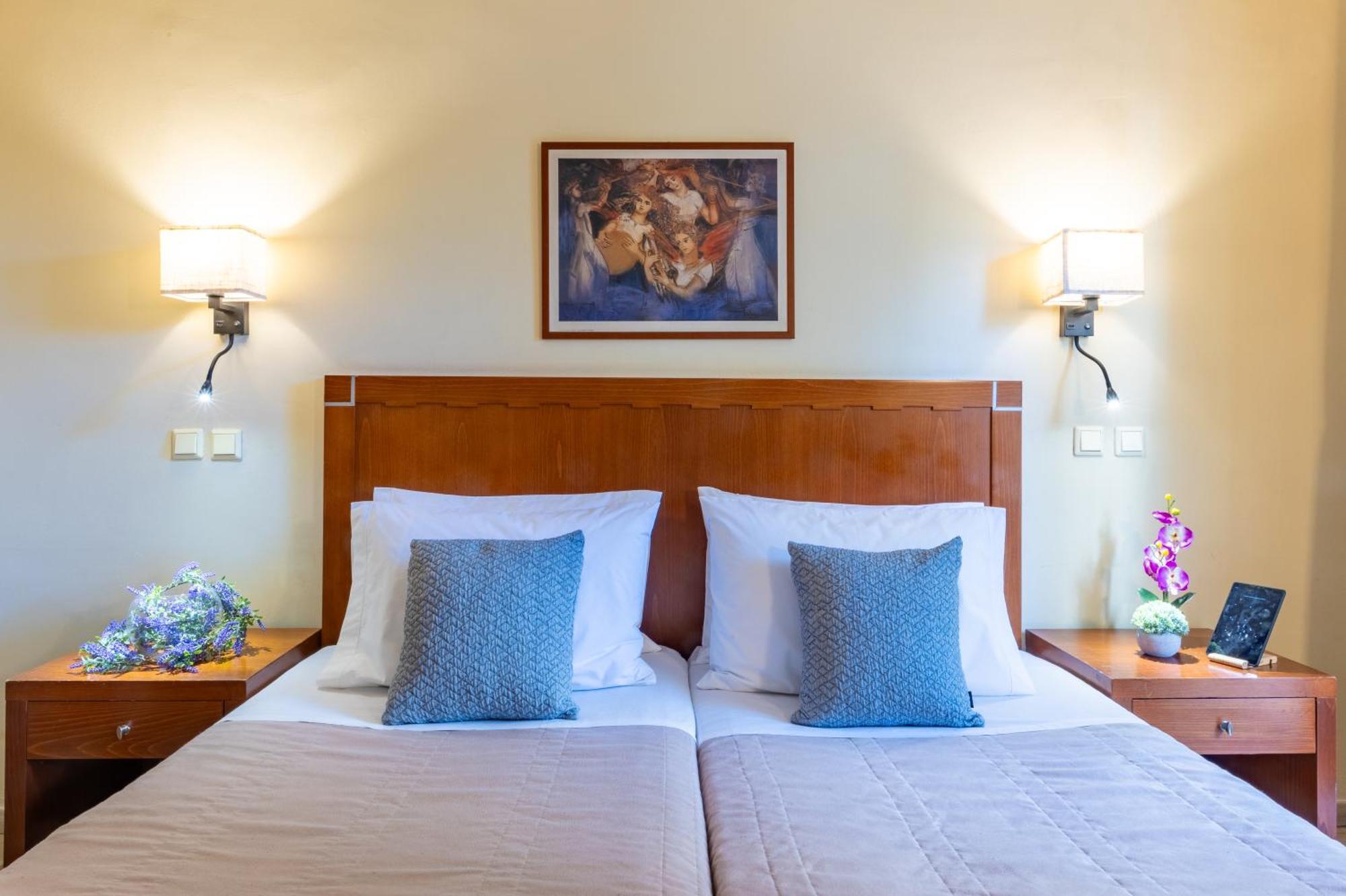 2 Double or Twin Rooms Interconnecting Door,1598410416:JPEG