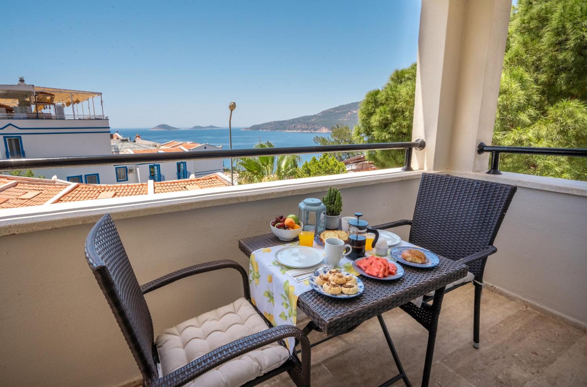 Two-Bedroom Apartment Balcony Sea View