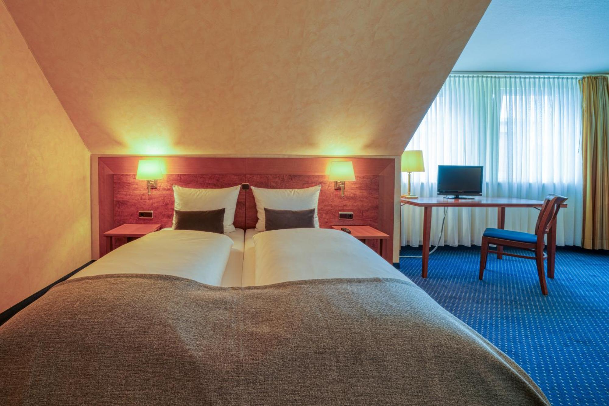 Triple Room,1598905442:JPEG