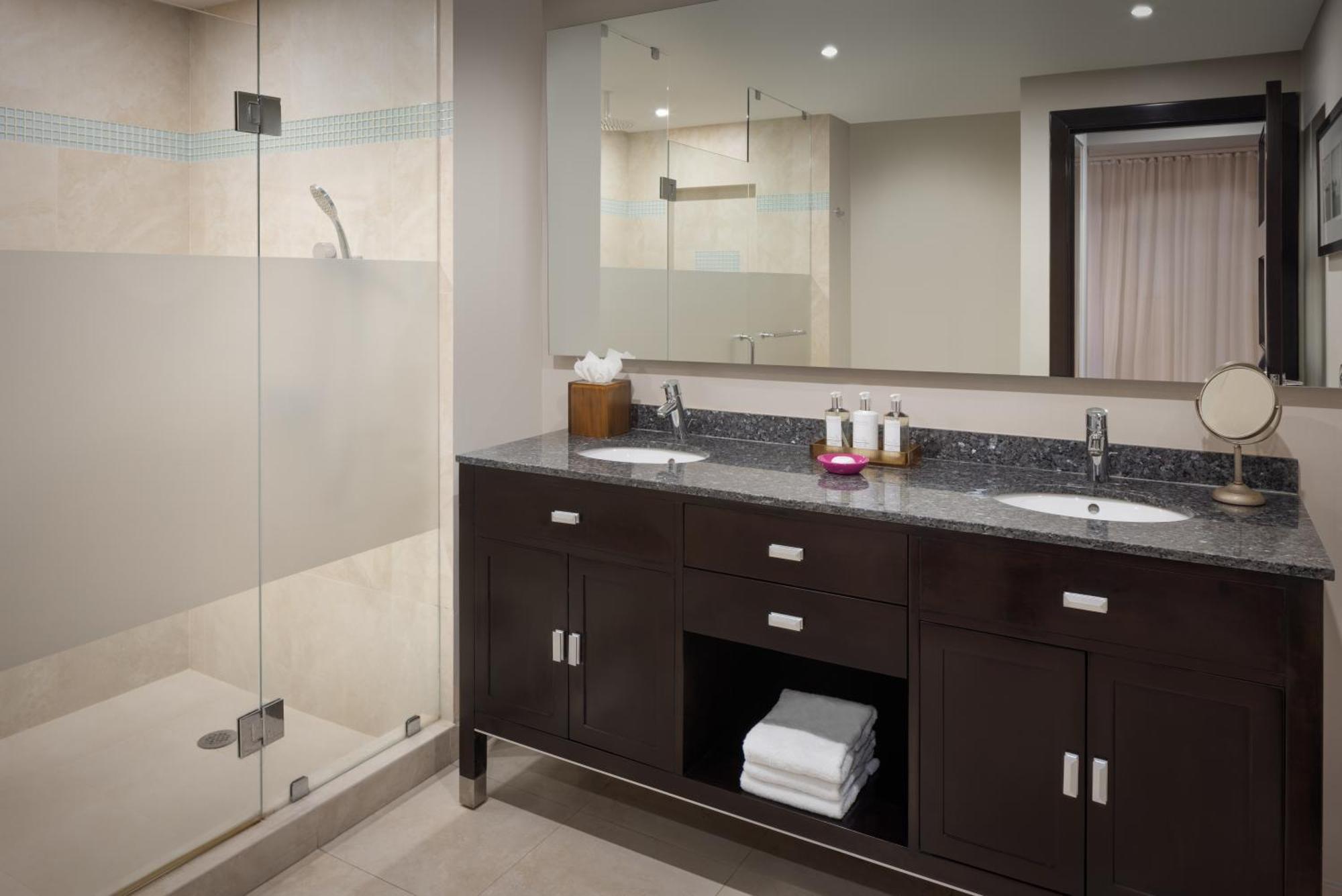 Luxury Concierge Two Bedroom Bayview Suite