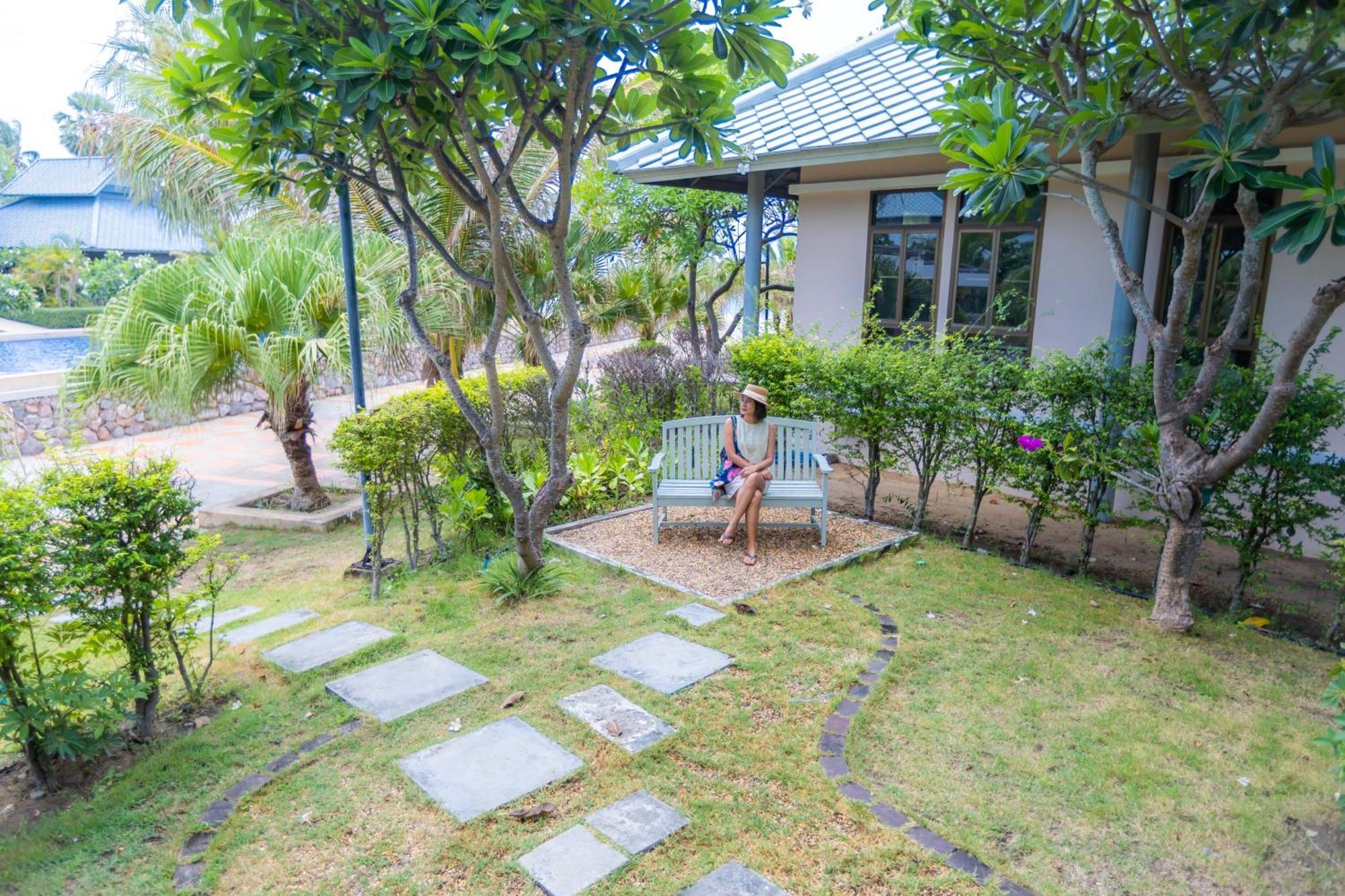 Sirarun Pool View Villa