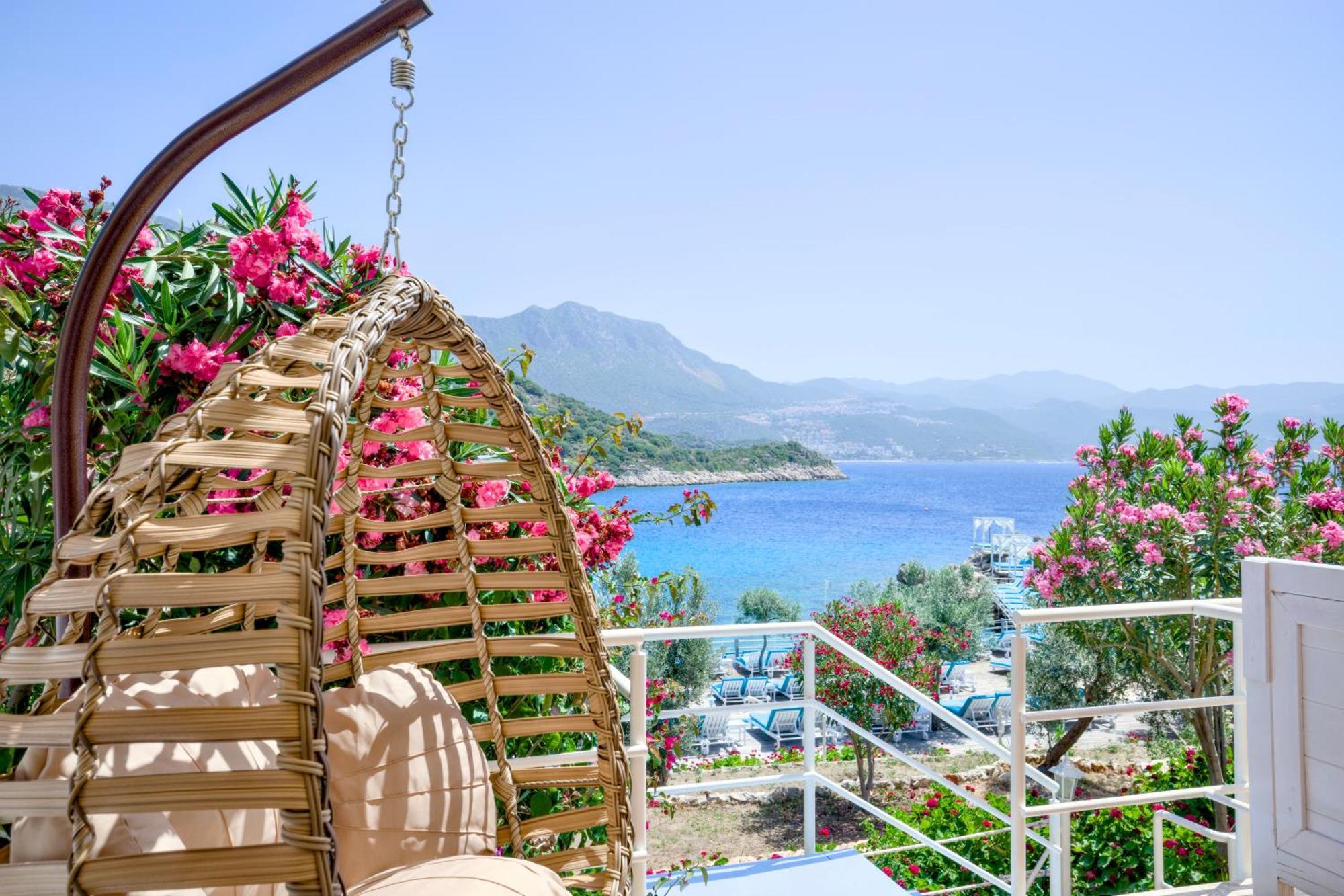 Deluxe Triple Room with Sea View