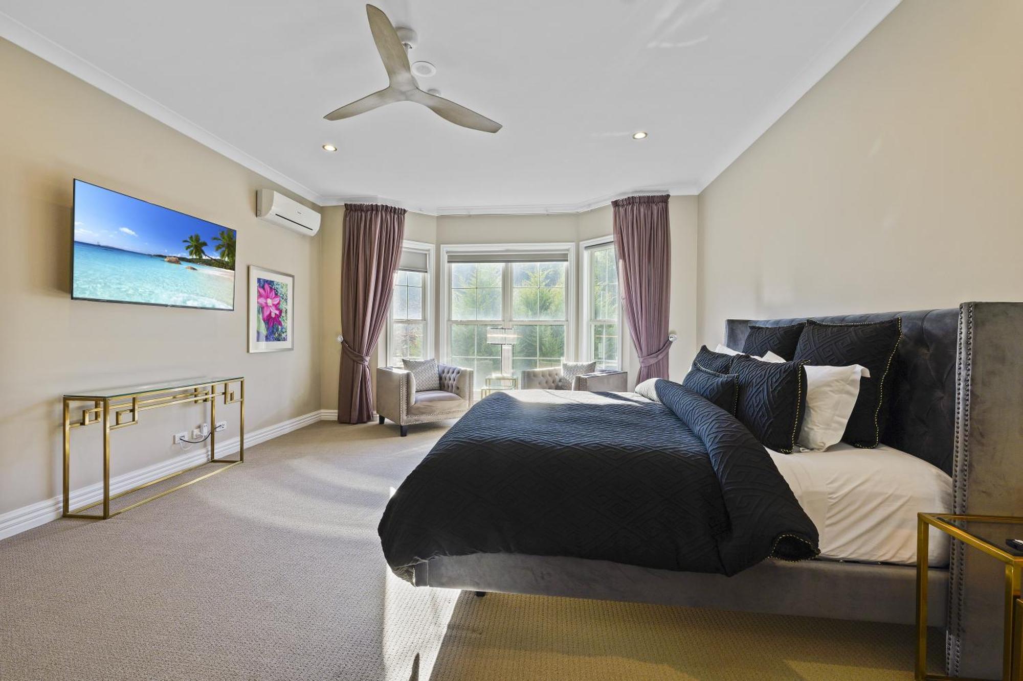 King Room with Spa Bath