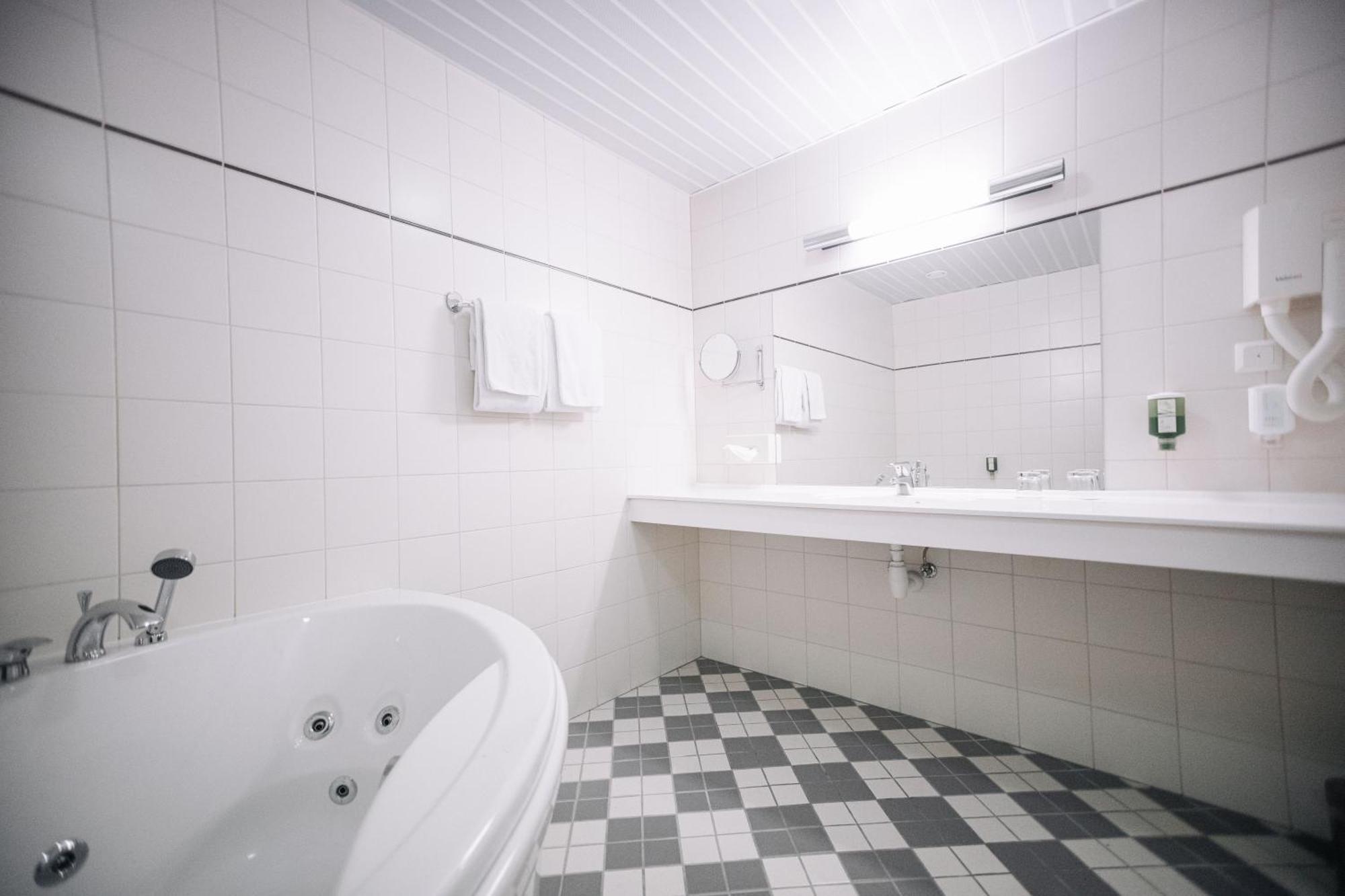 Suite Spa Bath