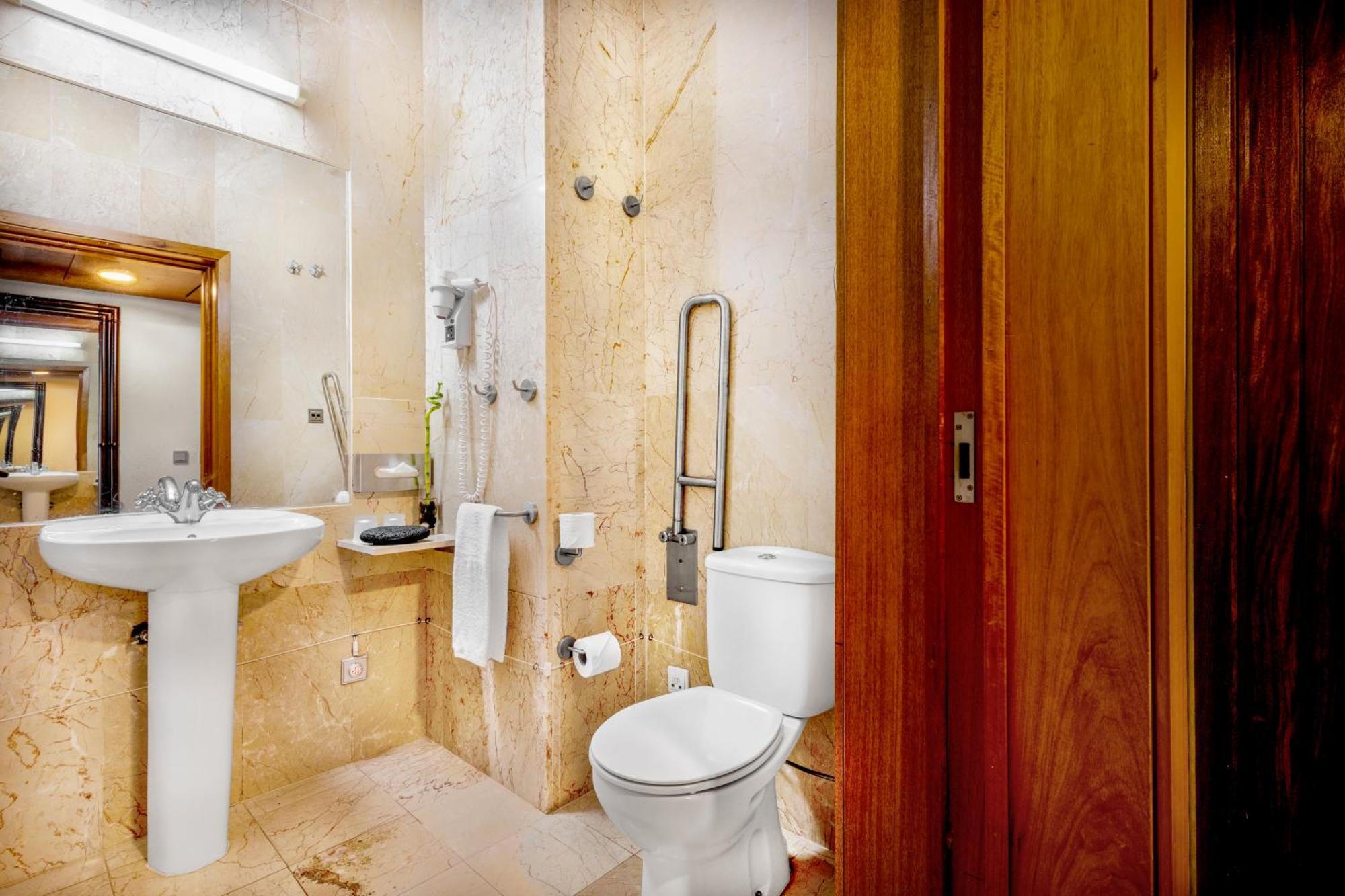Superior Double or Twin Room,1601678180:JPEG