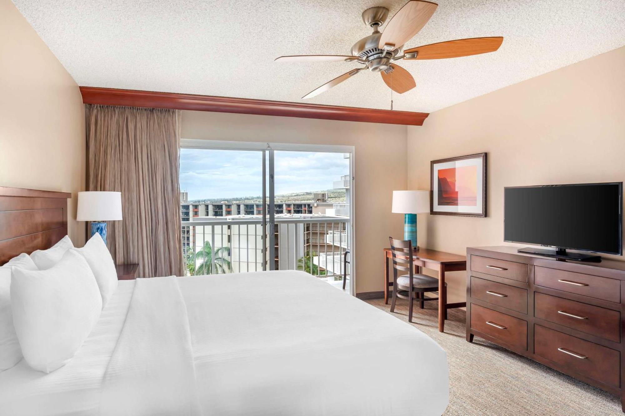One-Bedroom King Suite Balcony Partial Ocean View