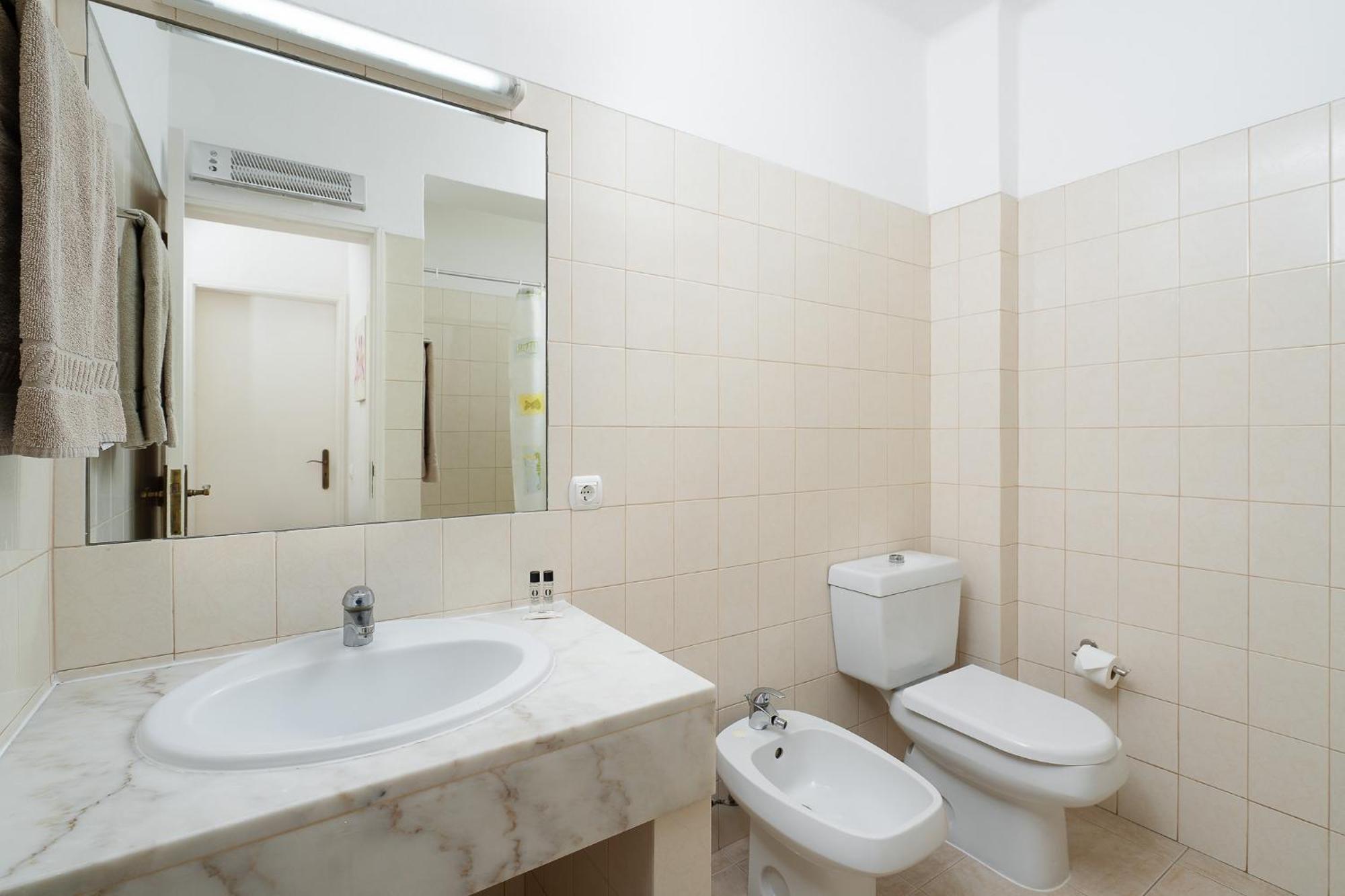 Superior One-Bedroom Apartment