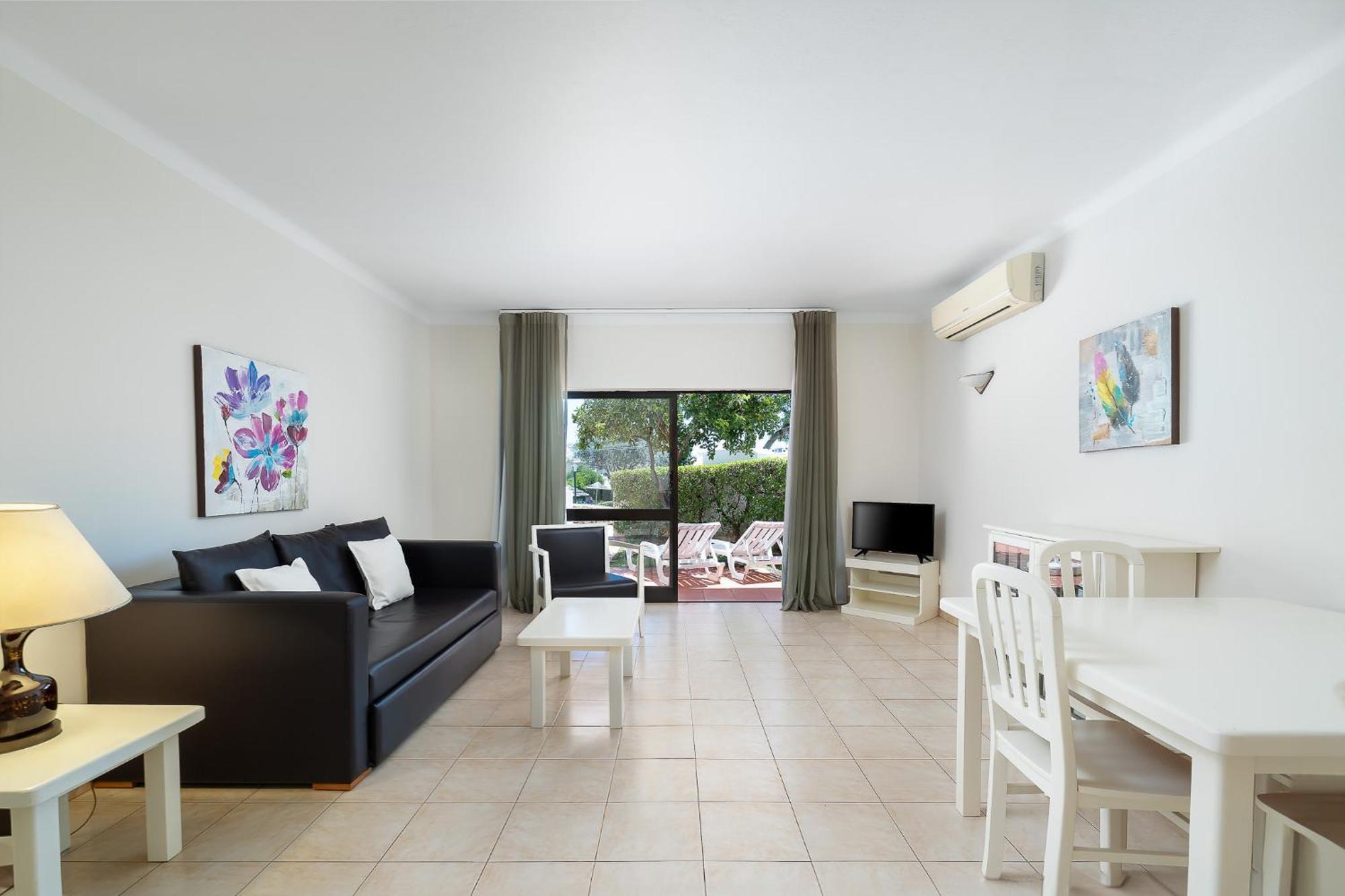 Superior One-Bedroom Apartment