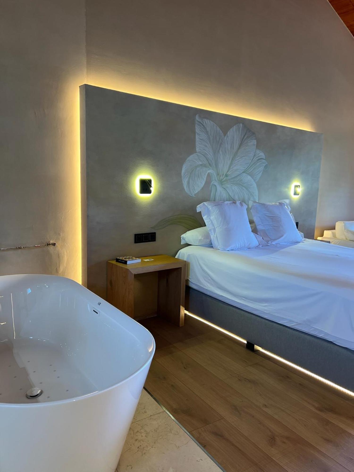 Deluxe King Suite