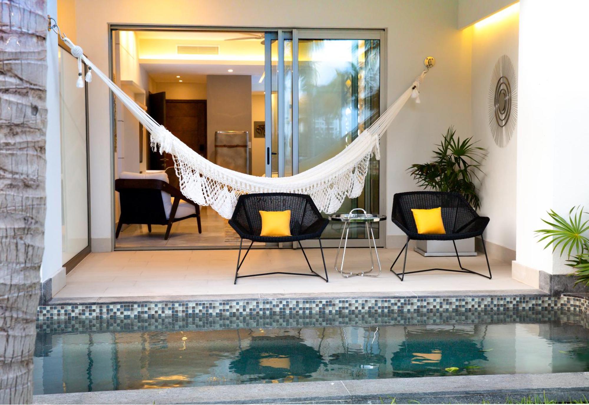 One Bedroom Swim Up,1601752461:JPEG