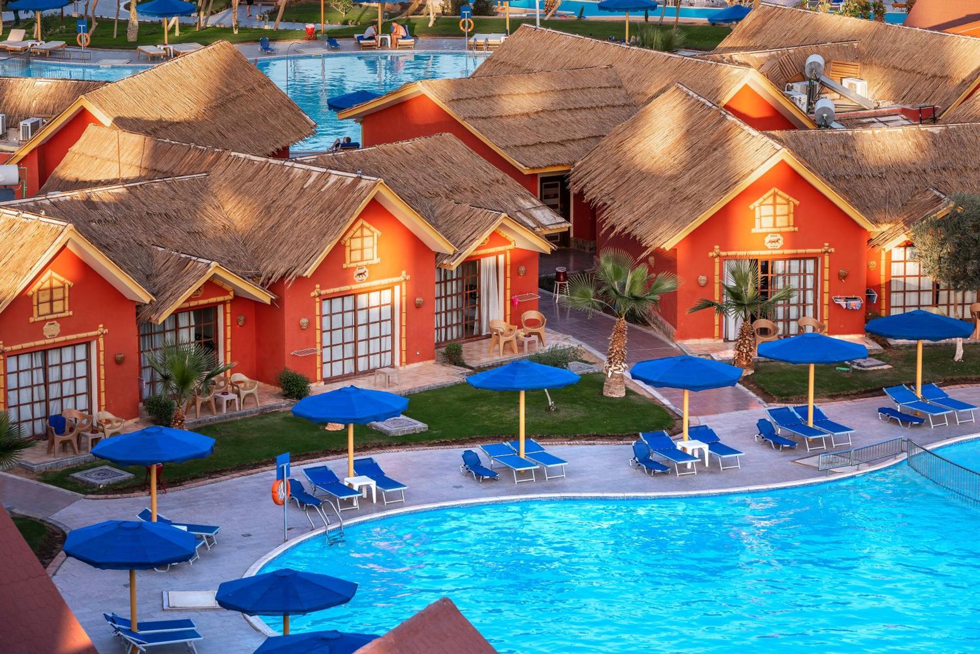 Swim Up Bungalow Pool View