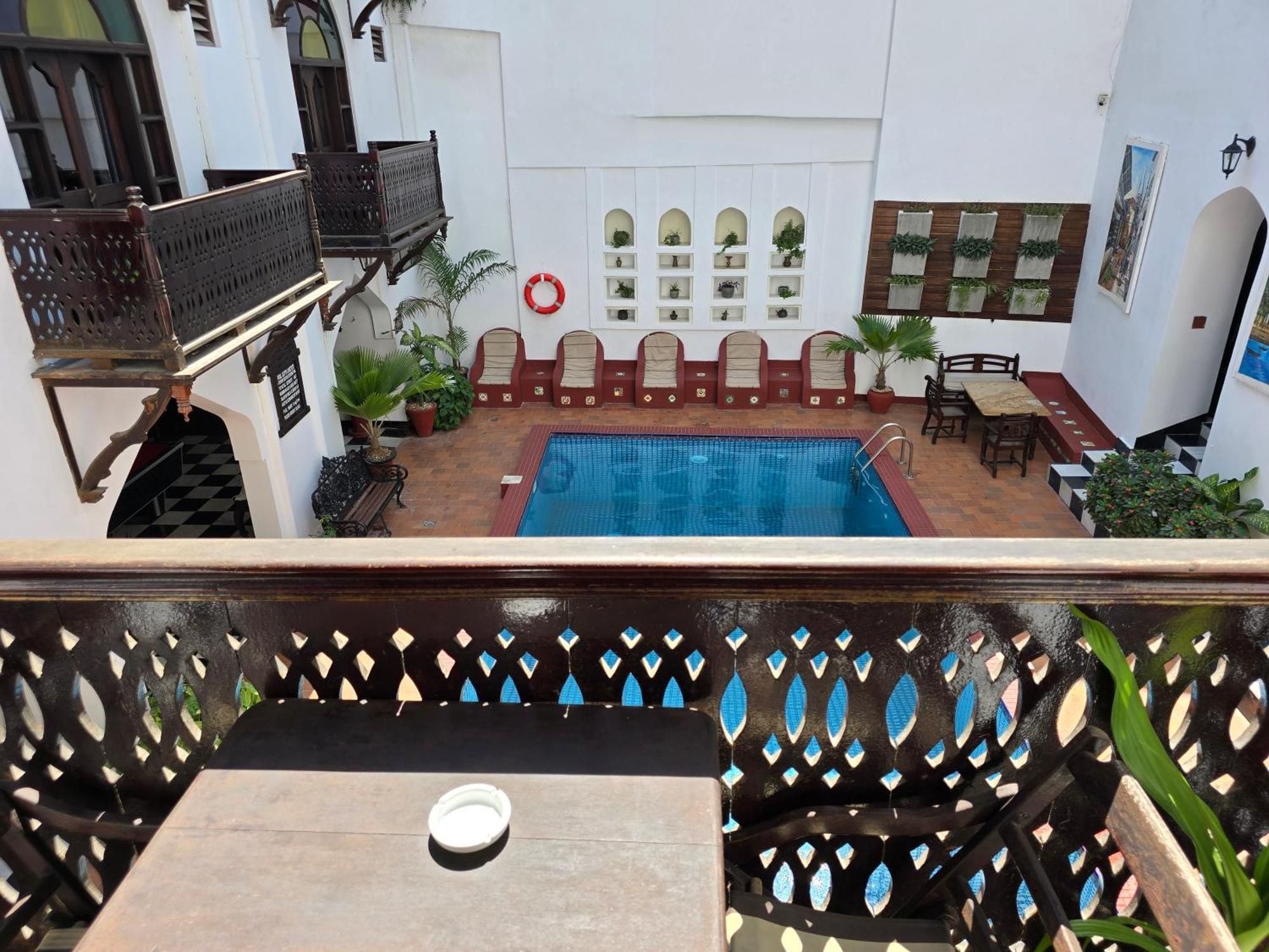 Habitación Doble con vistas a la piscina - 2 camas