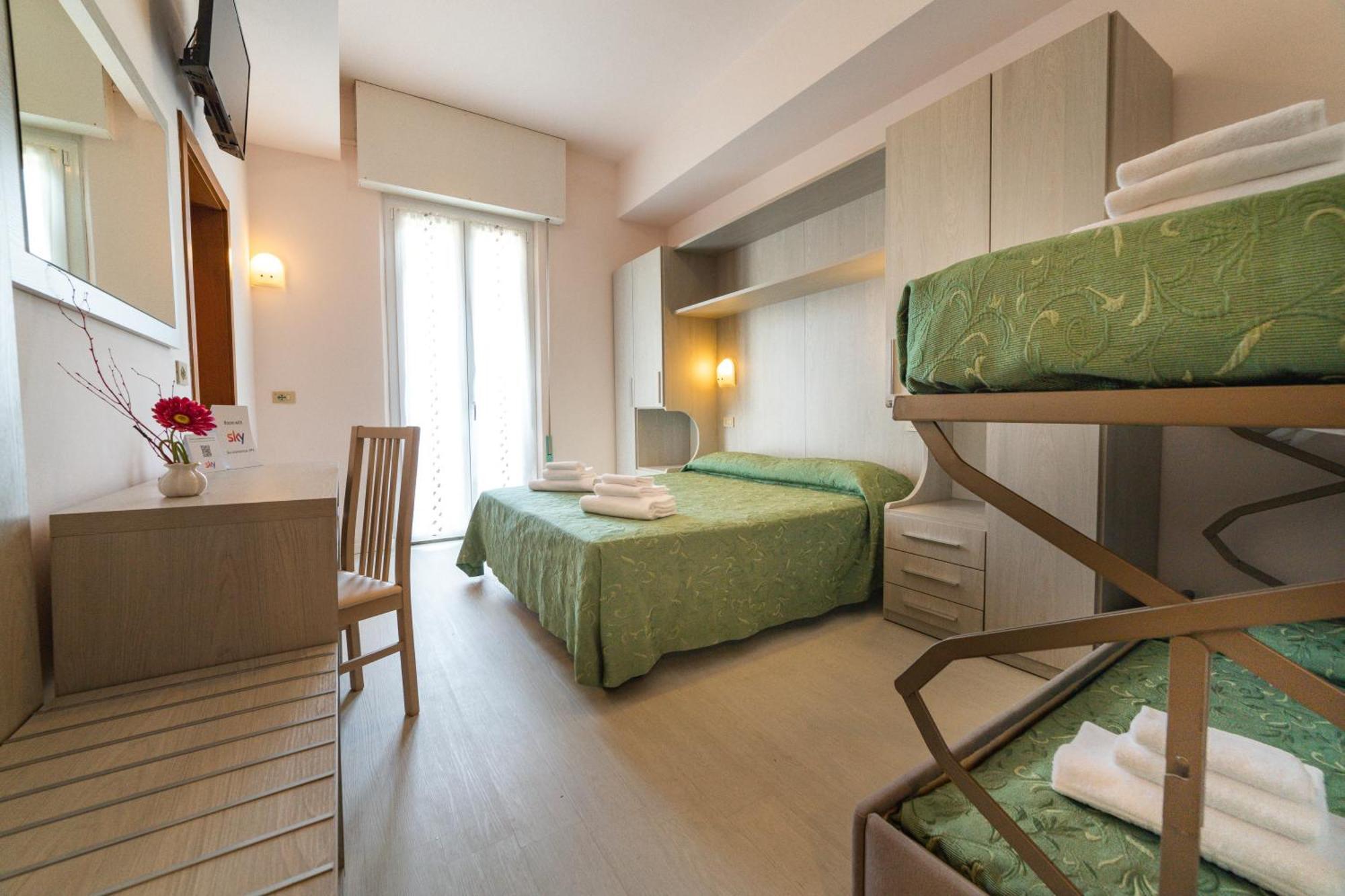 Junior Suite with Garden View