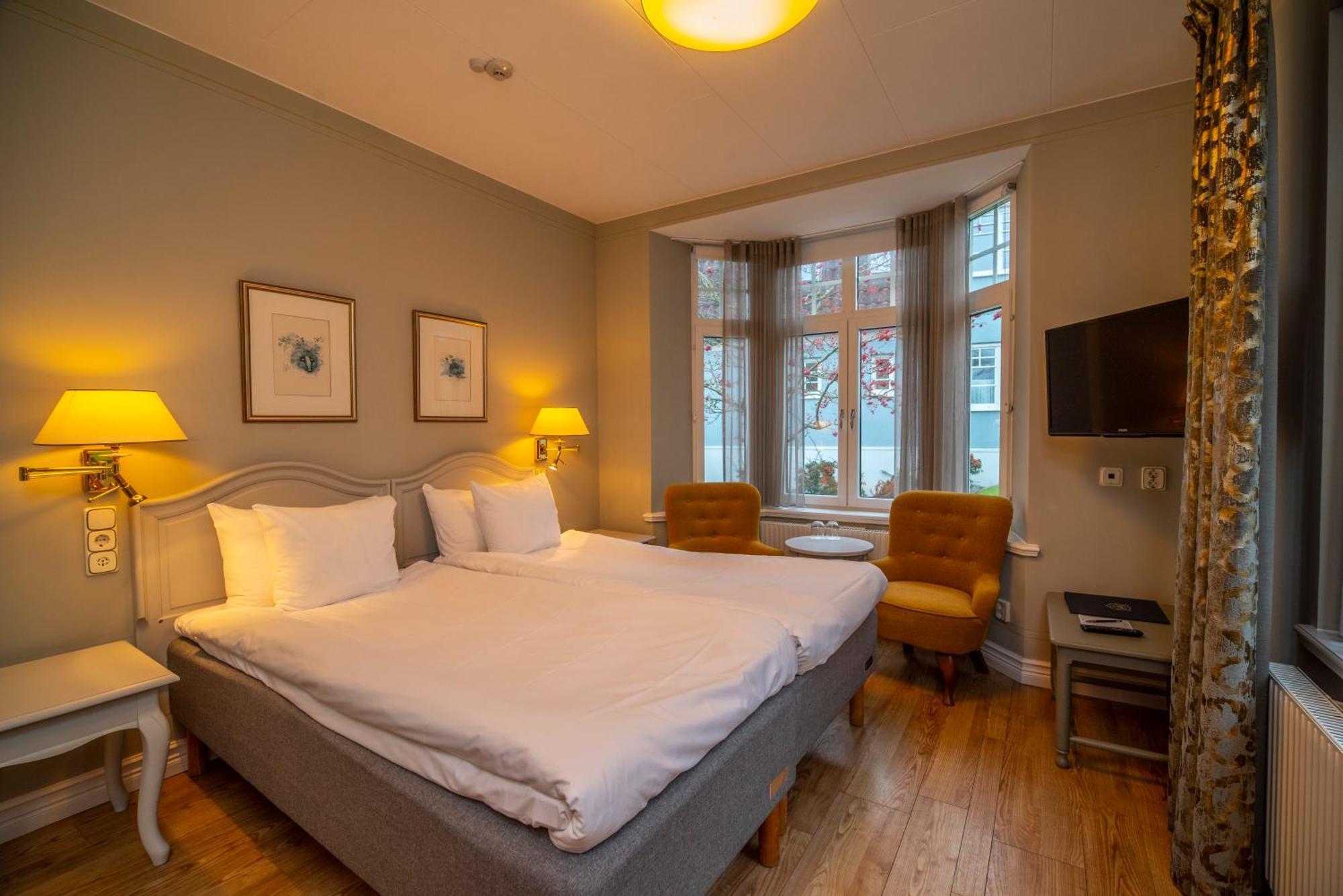 Double  Room in Villa