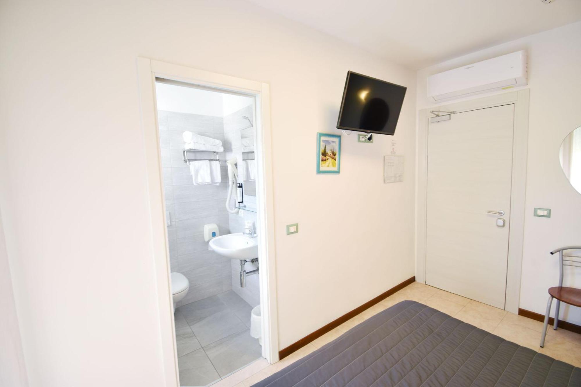 Double or Twin Room,1604106081:JPEG