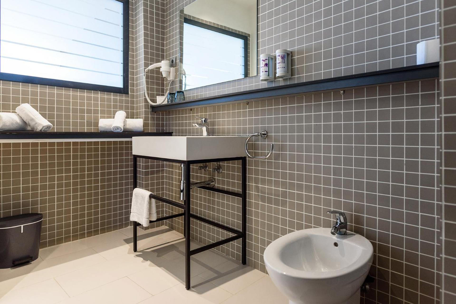 Doppelzimmer mit Meerblick (3 Erwachsene + 1 Kind)