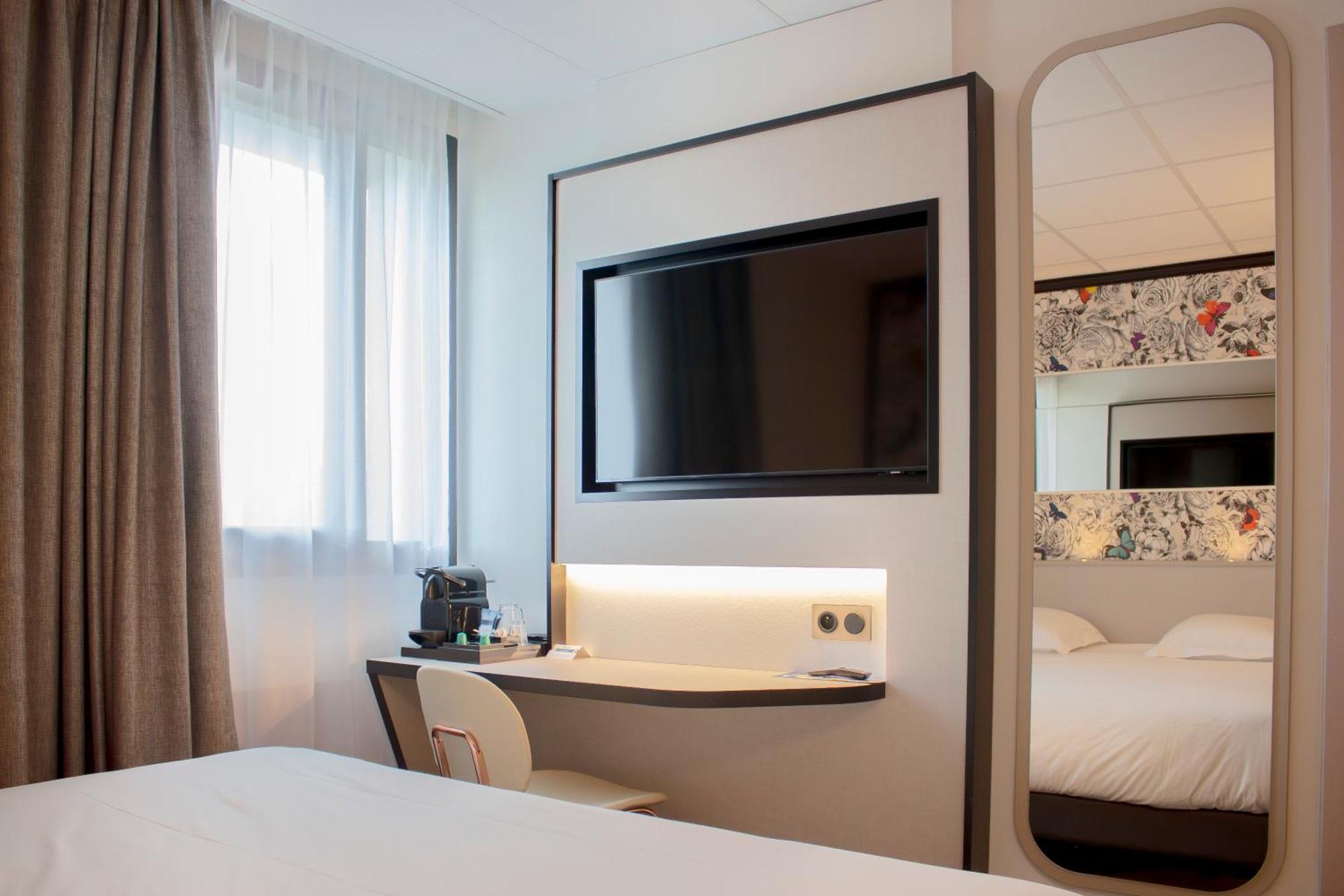 Two Connecting Double Rooms,1605368975:JPEG