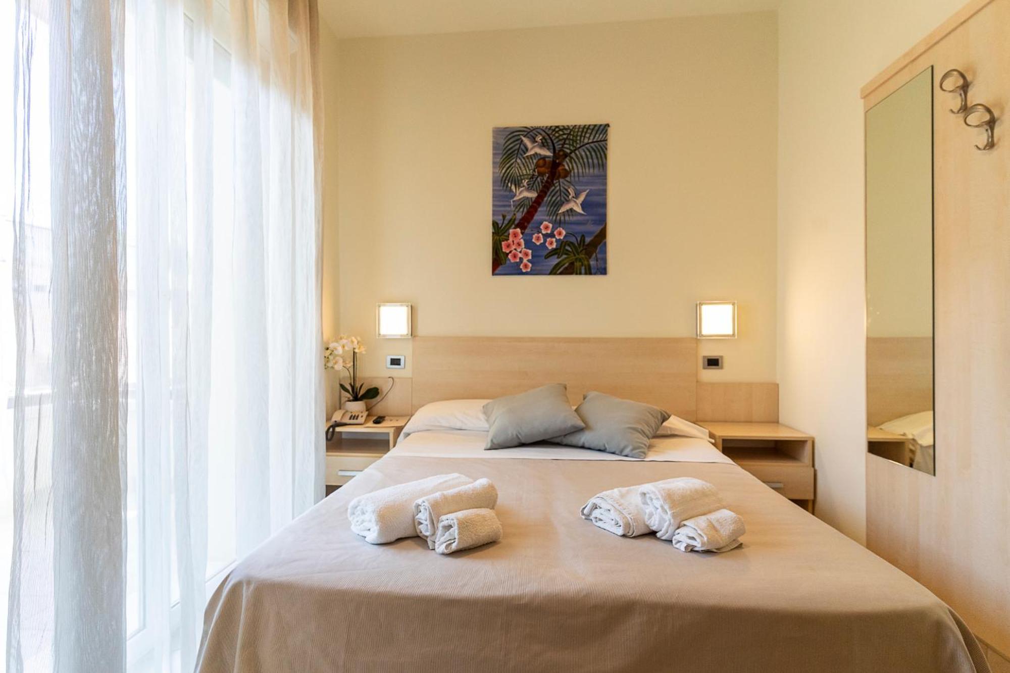 Small Double Room,1605413828:JPEG
