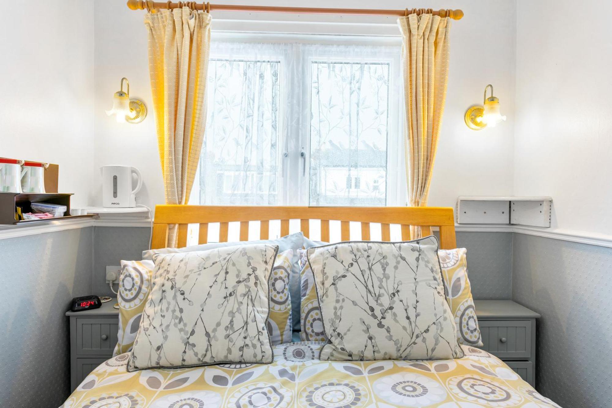 Small Double Room,1605415119:JPEG