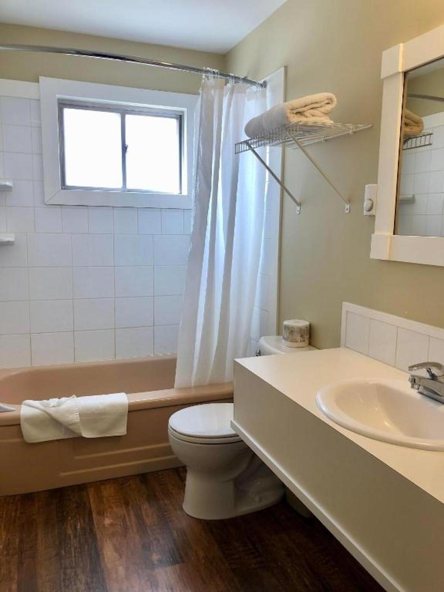 Deluxe Suite,1606499681:JPEG