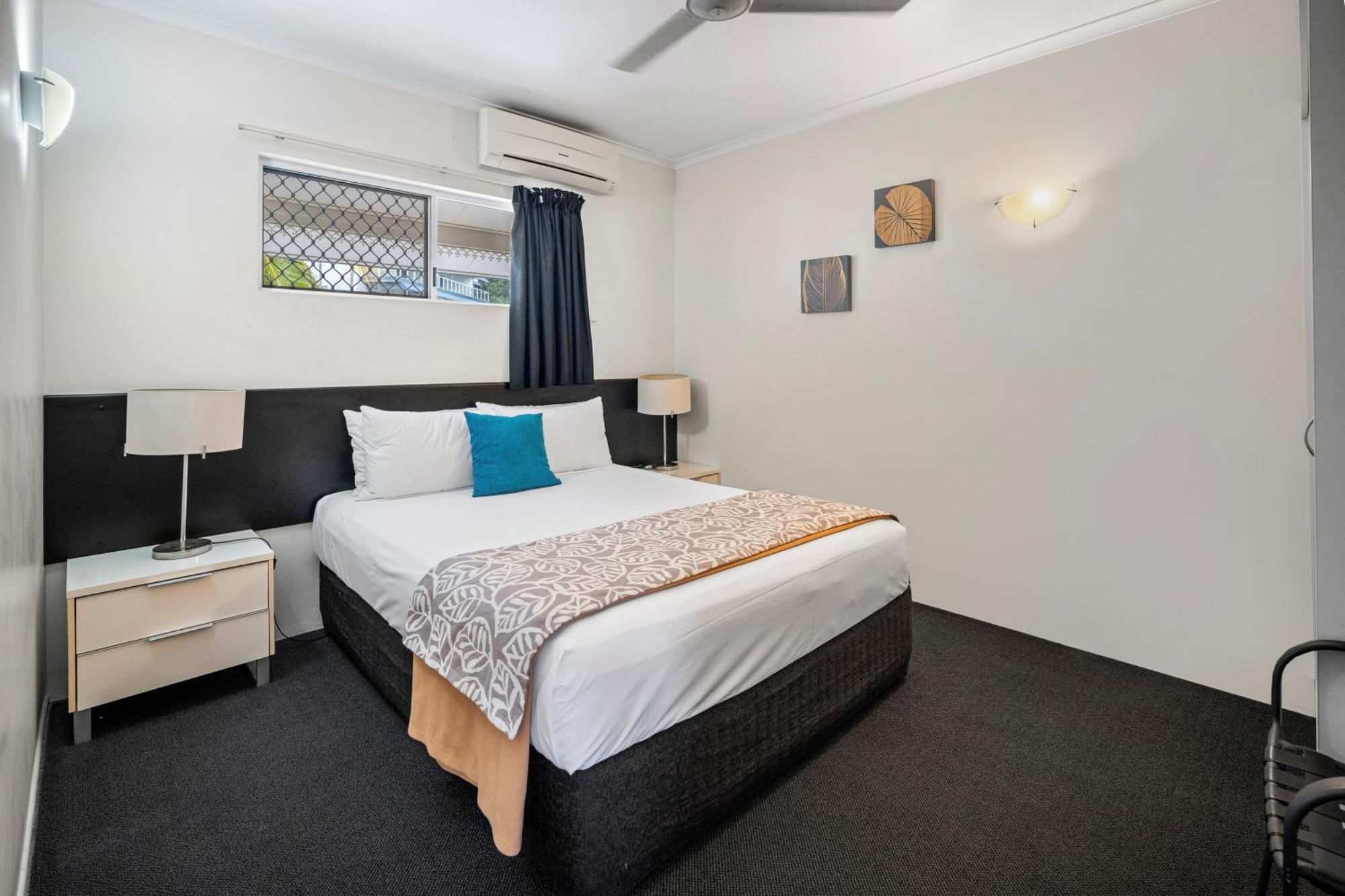 One-Bedroom Apartment with Bay View