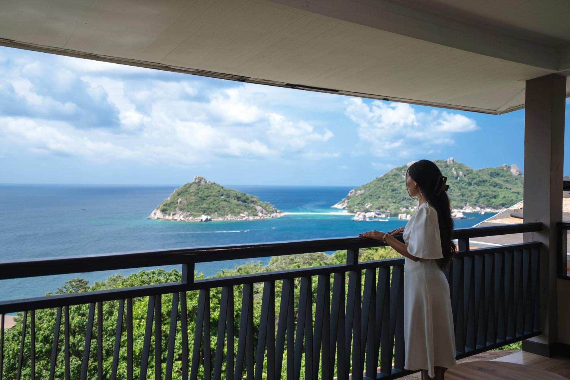Hillside King Suite with Sea View