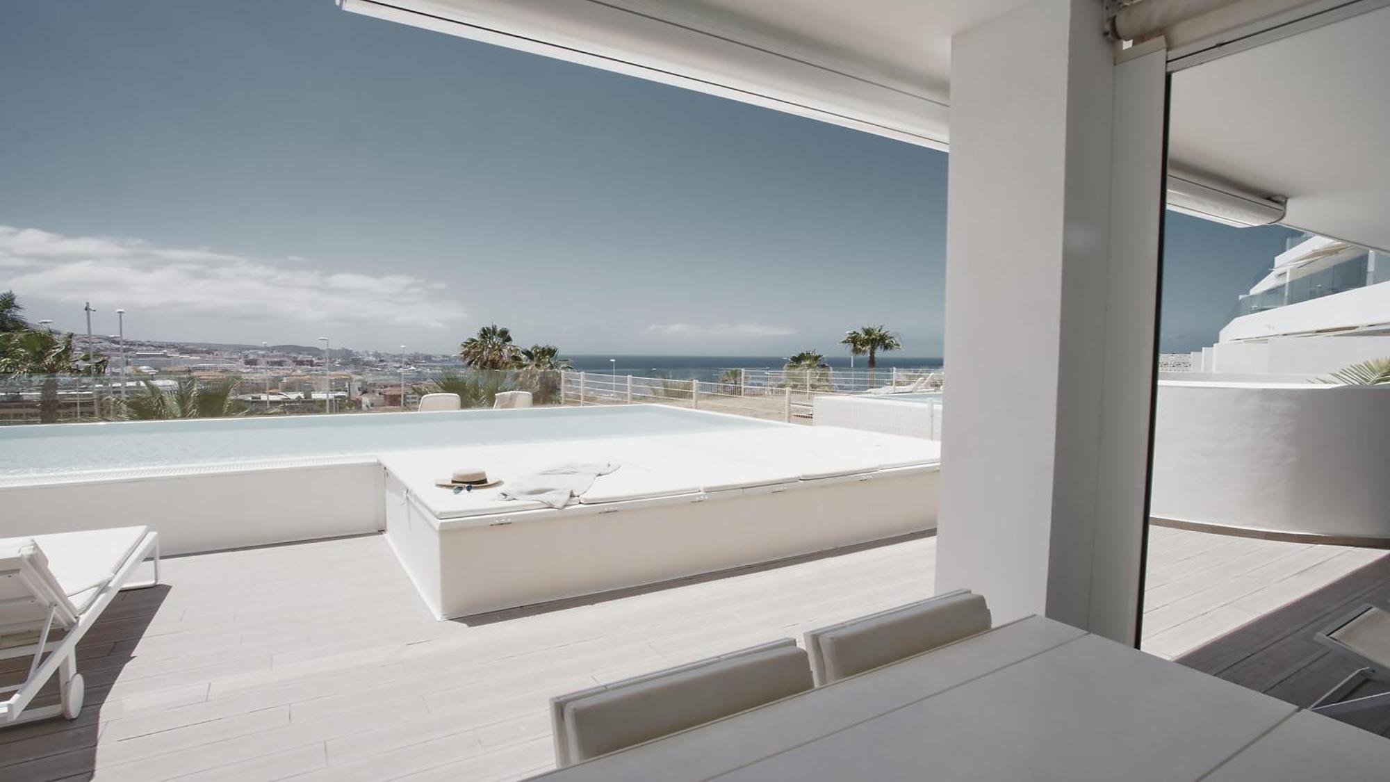 Divinity Rio Suite met 1 Slaapkamer en Eigen Zwembad - Uitzicht op Zee