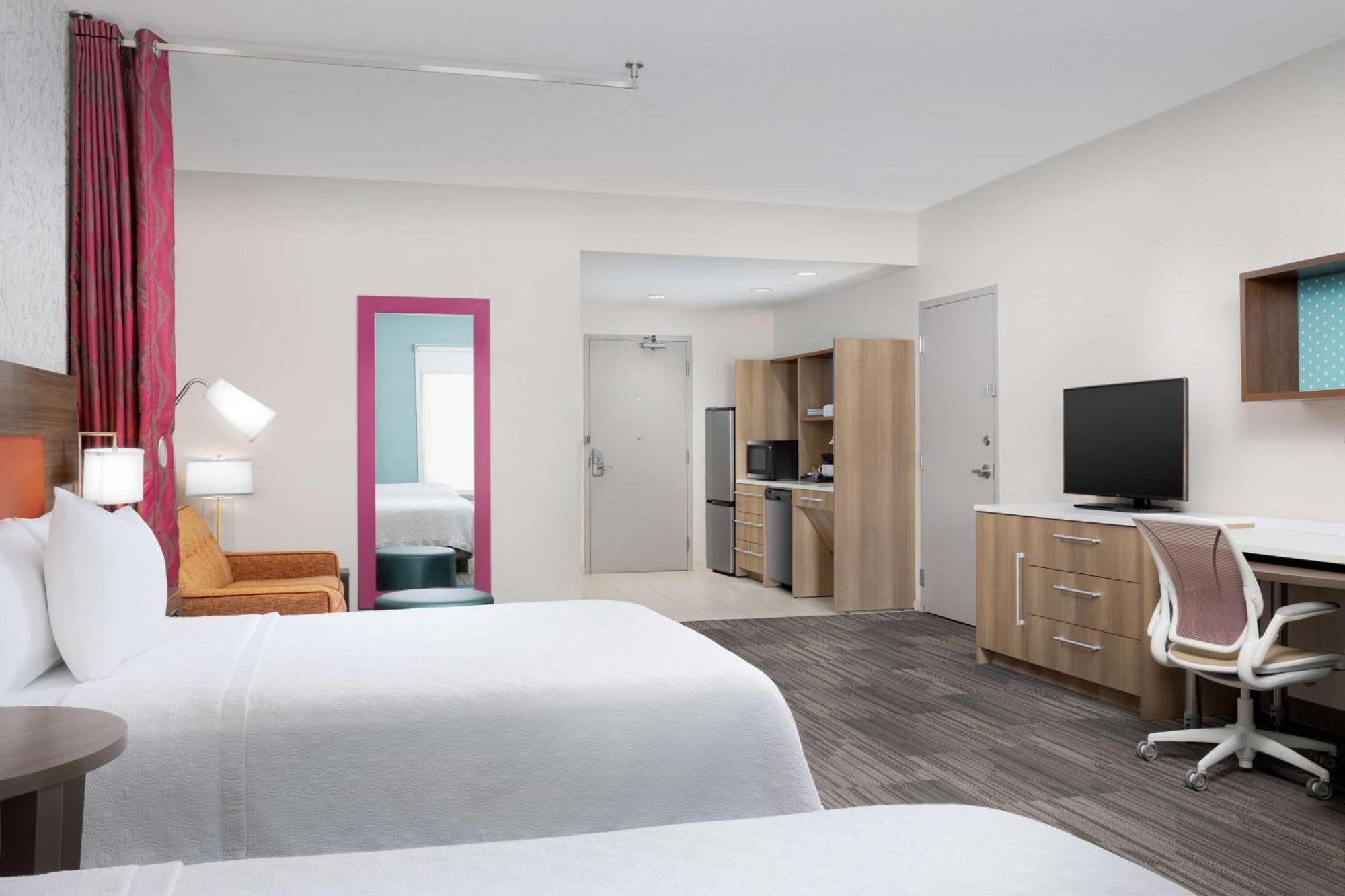 Studio Suite Two Queen Beds Hearing Access or Non-Smoking