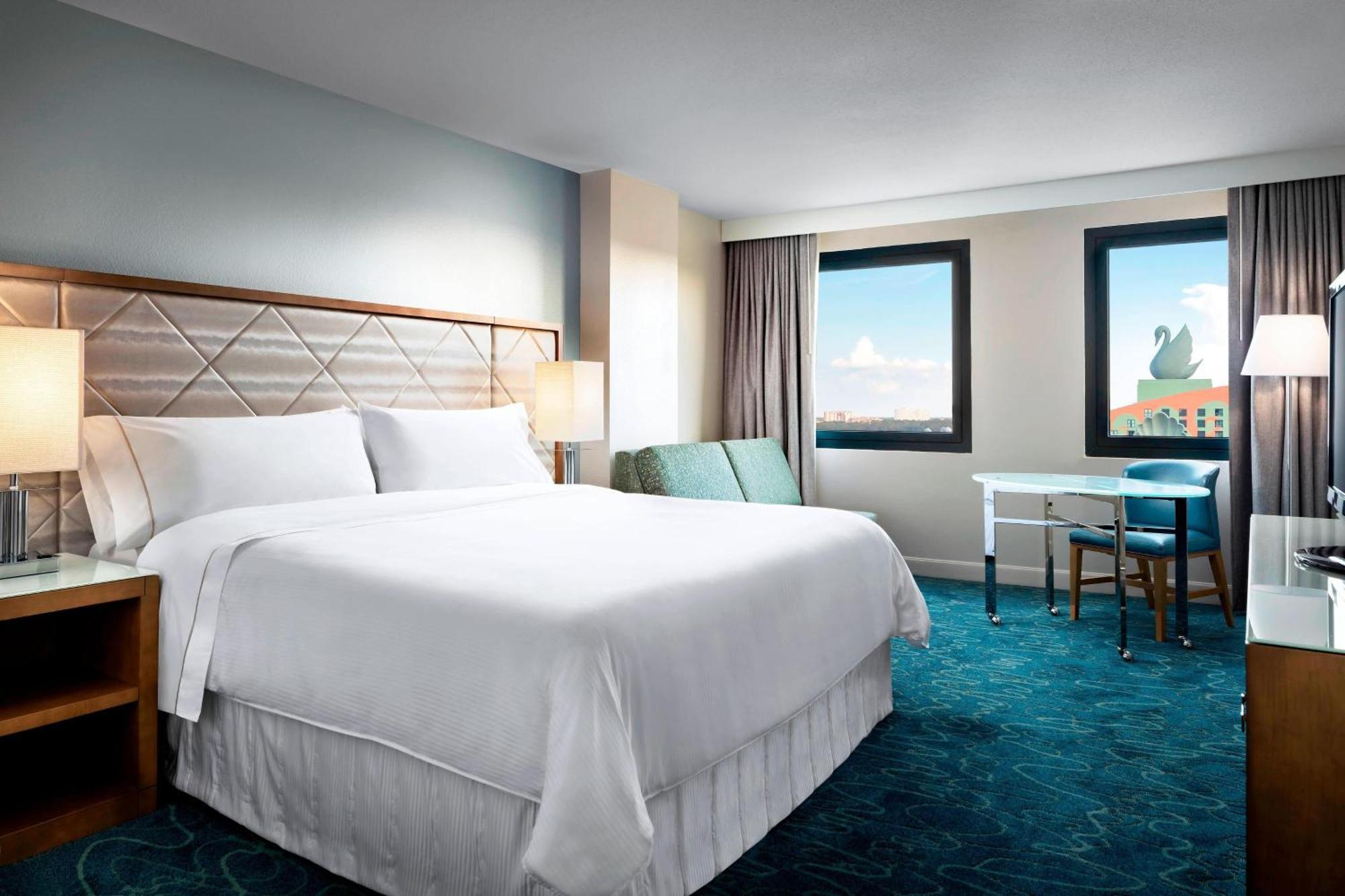 Guest room 1 King Resort view Includes Early Entry To Disney Theme Parks
