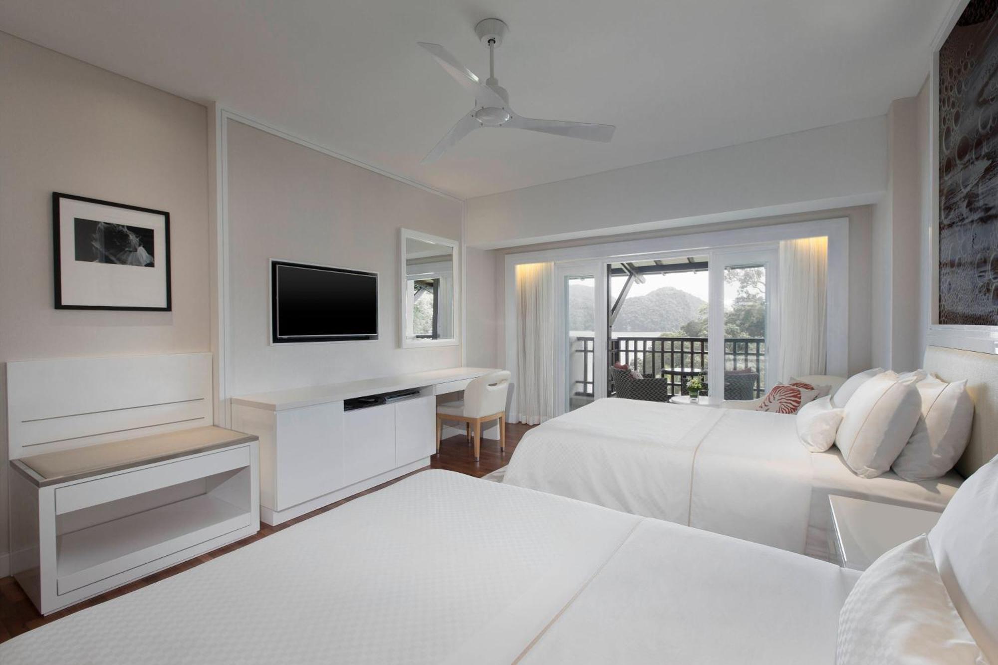 Twin Room Partial Ocean View