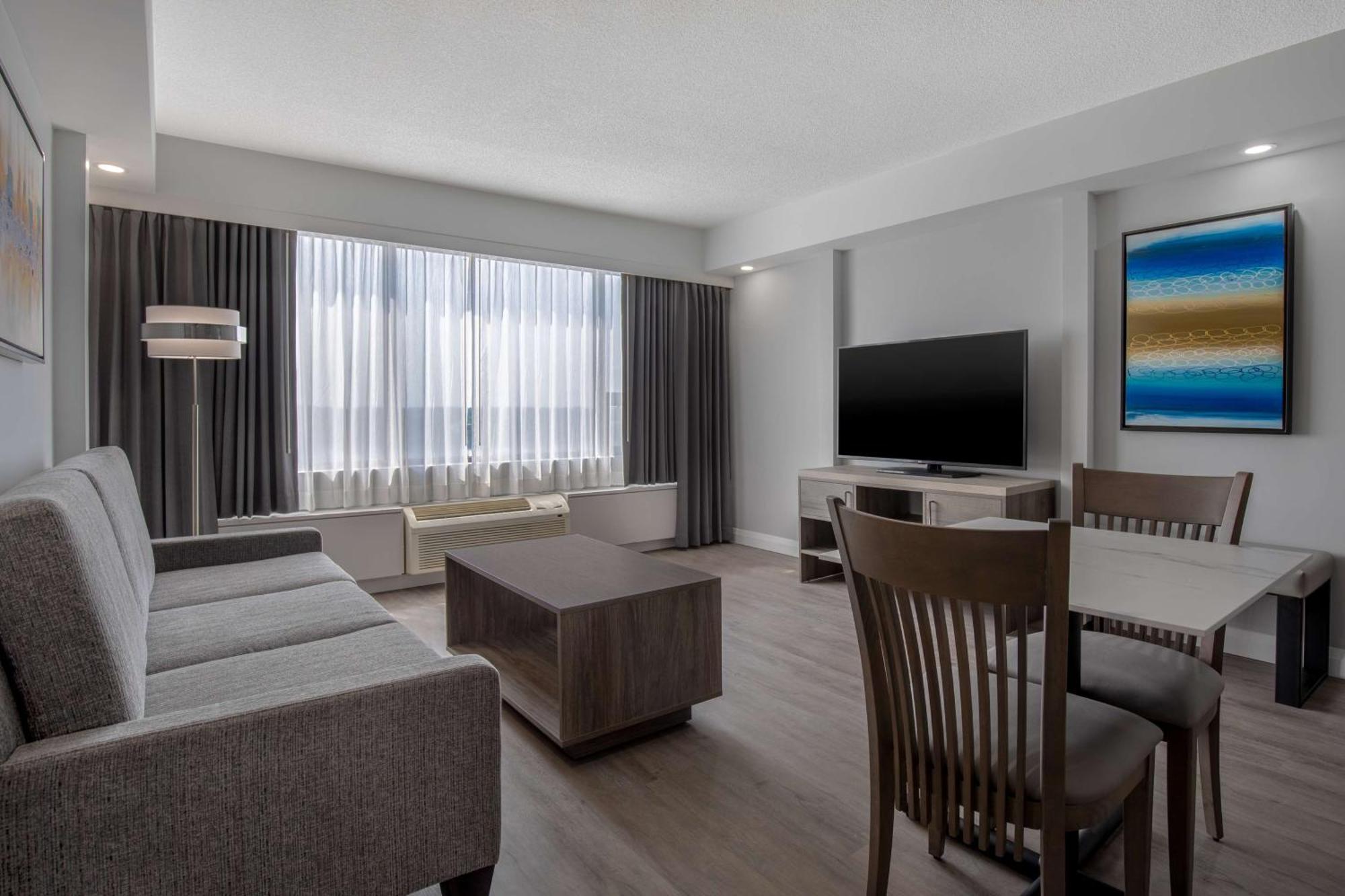 One-Bedroom King Suite