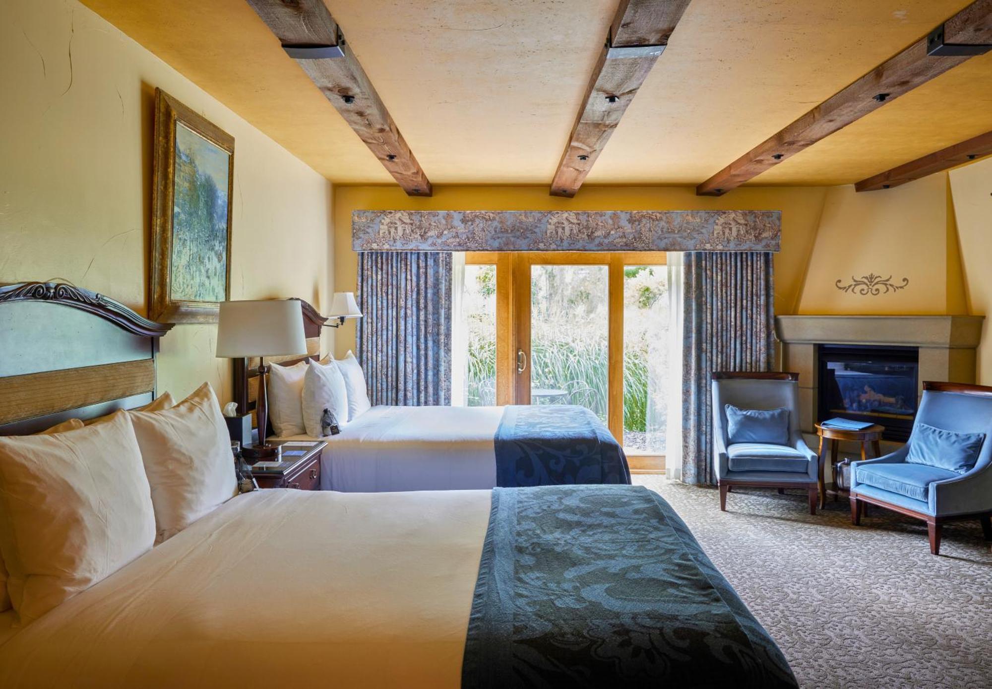 Main Queen Room Two Queen Beds
