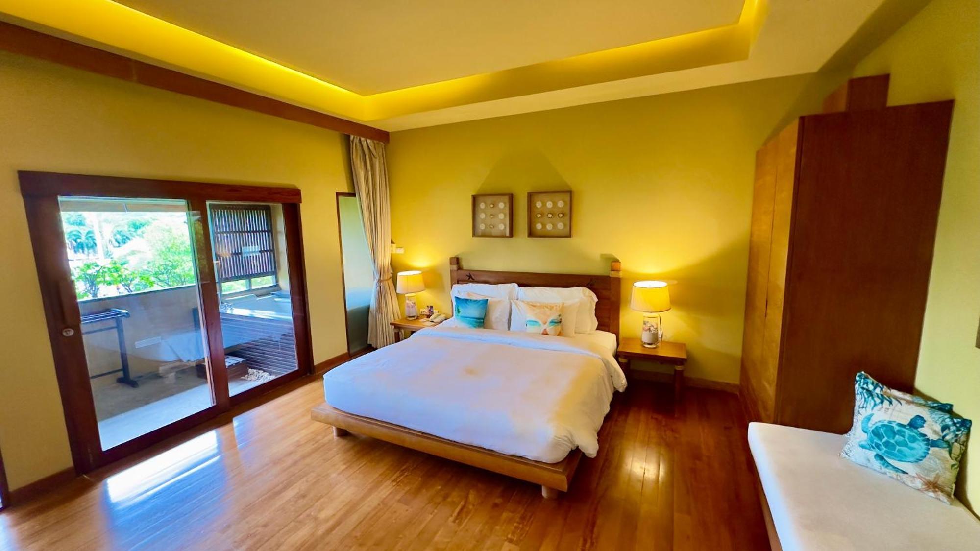 Deluxe Room,1614783609:JPEG