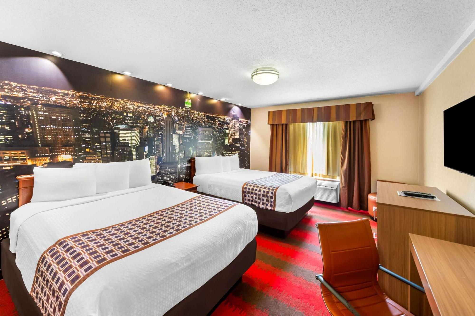 Queen Room with Two Queen Beds - Non-Smoking