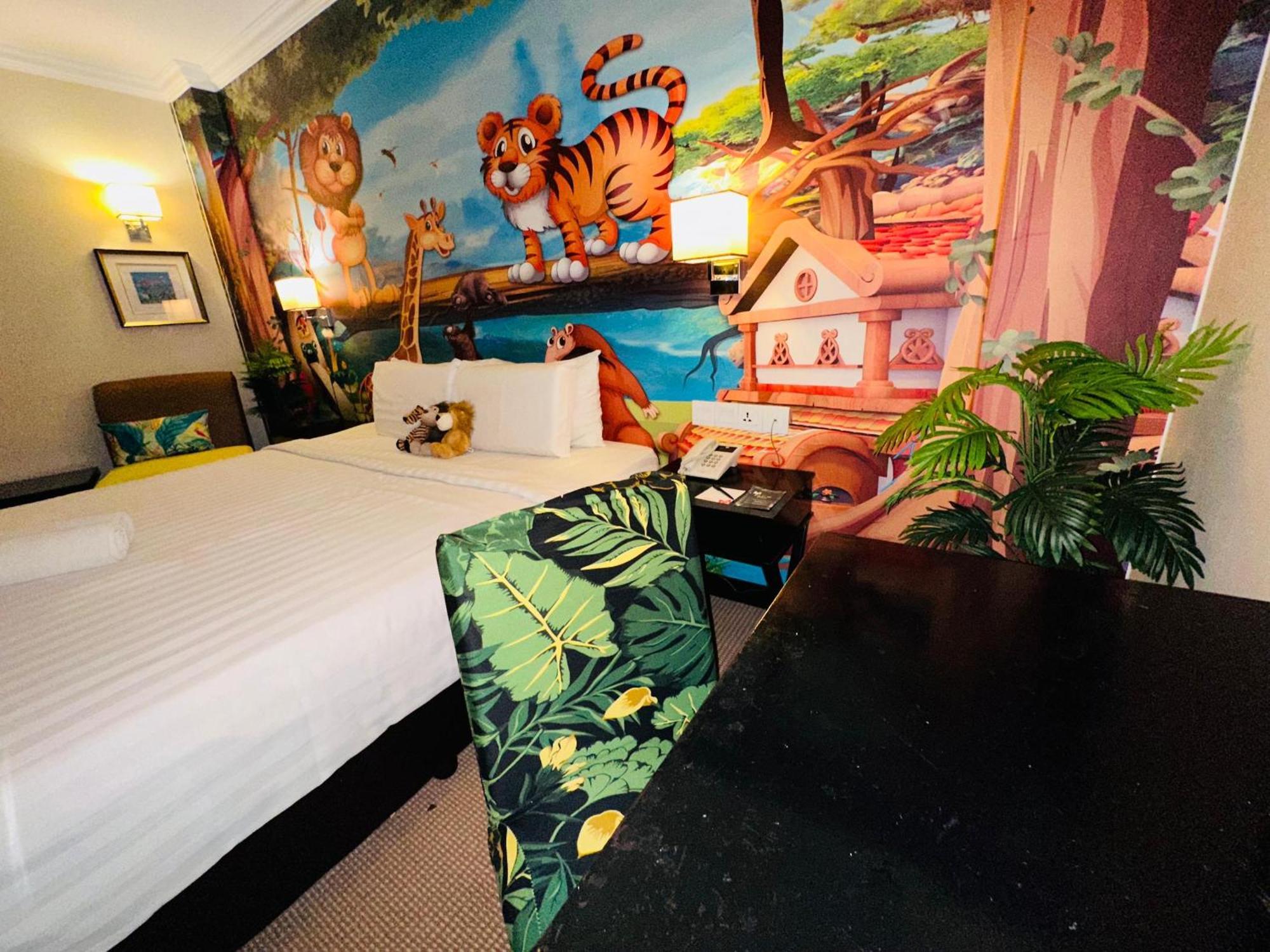 Kids Safari Room