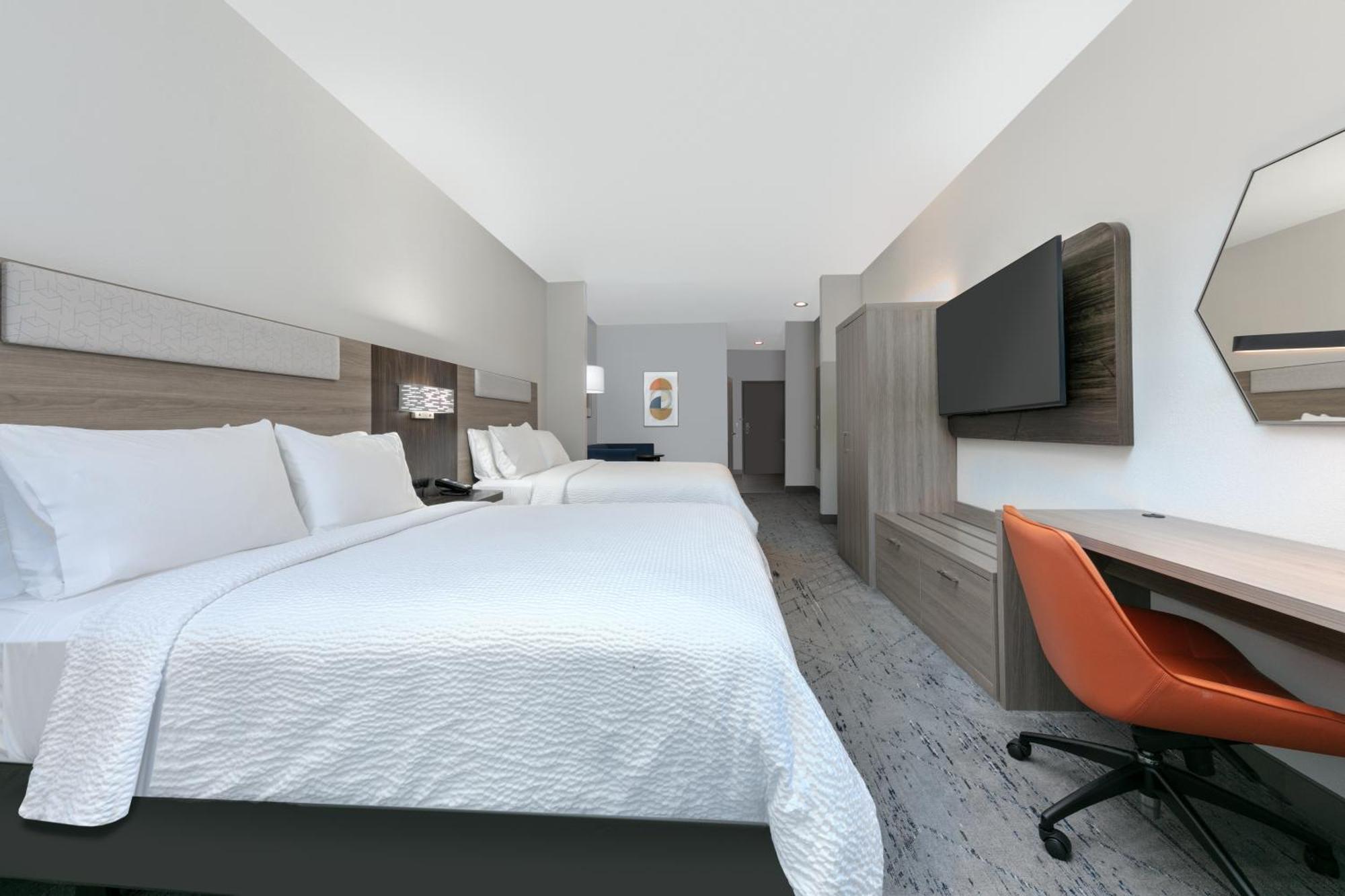 Queen Suite with Sofa Bed