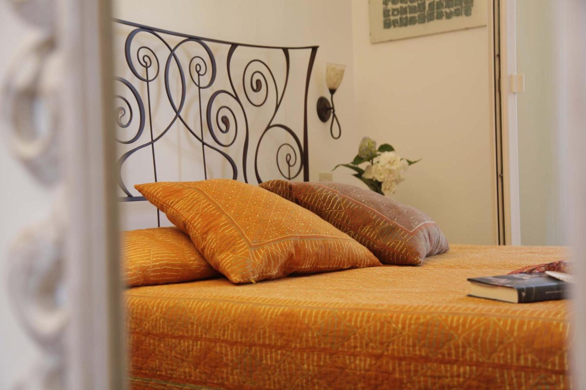 Habitación Doble Superior con balcón y vistas al jardín