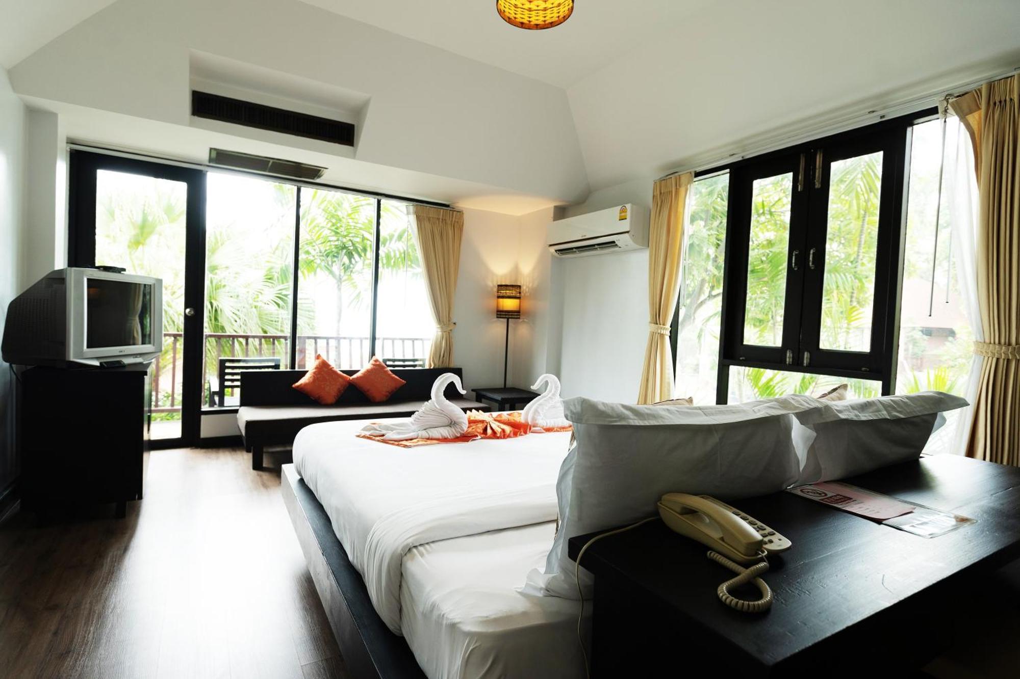 Deluxe Double Room with Garden View