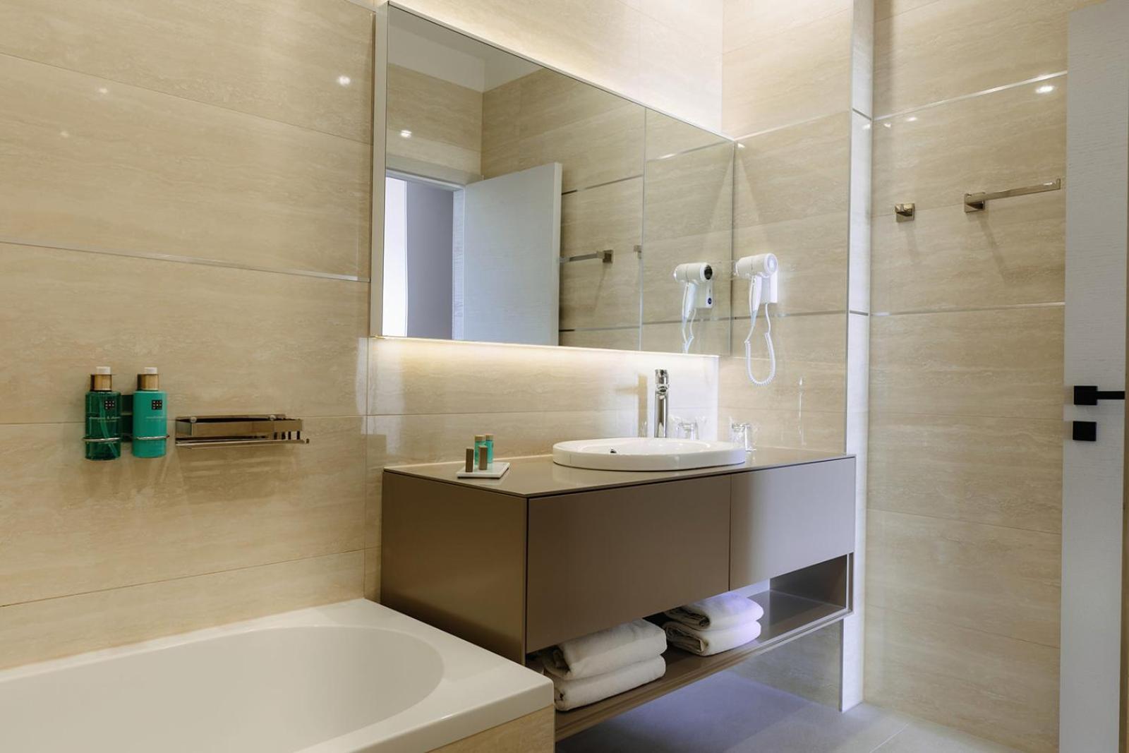 Superior Twin Room Balcony Partial Sea View