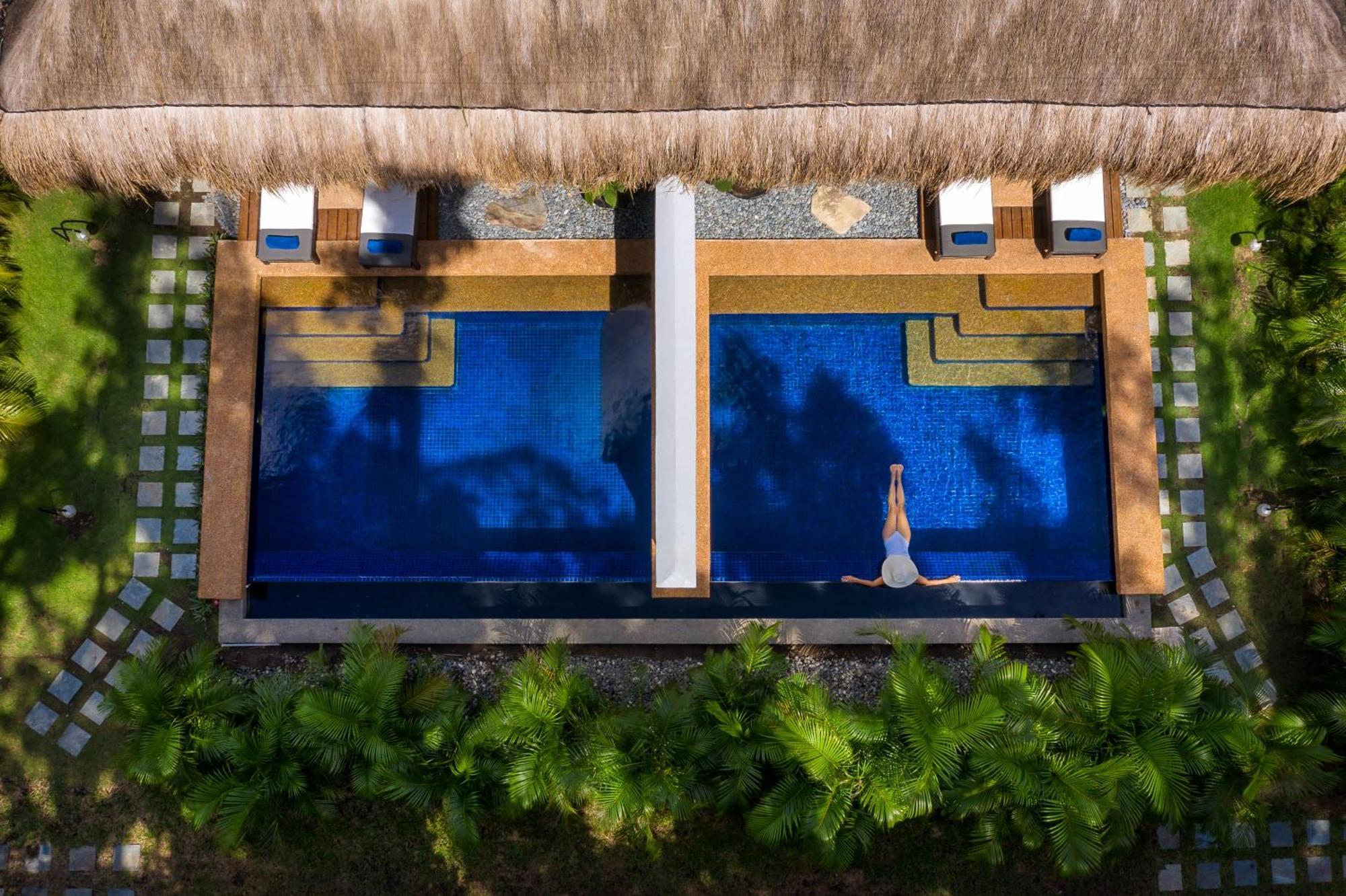 Pool Suite