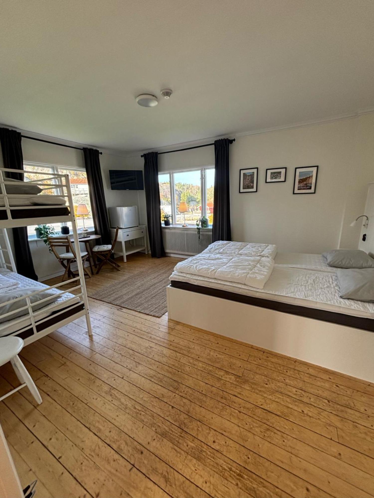 Hostel Quadruple Room