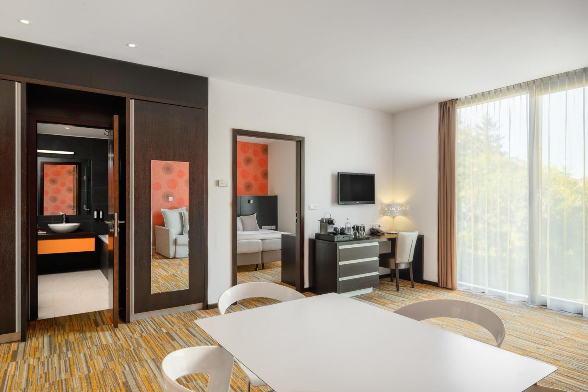 One-Bedroom Suite