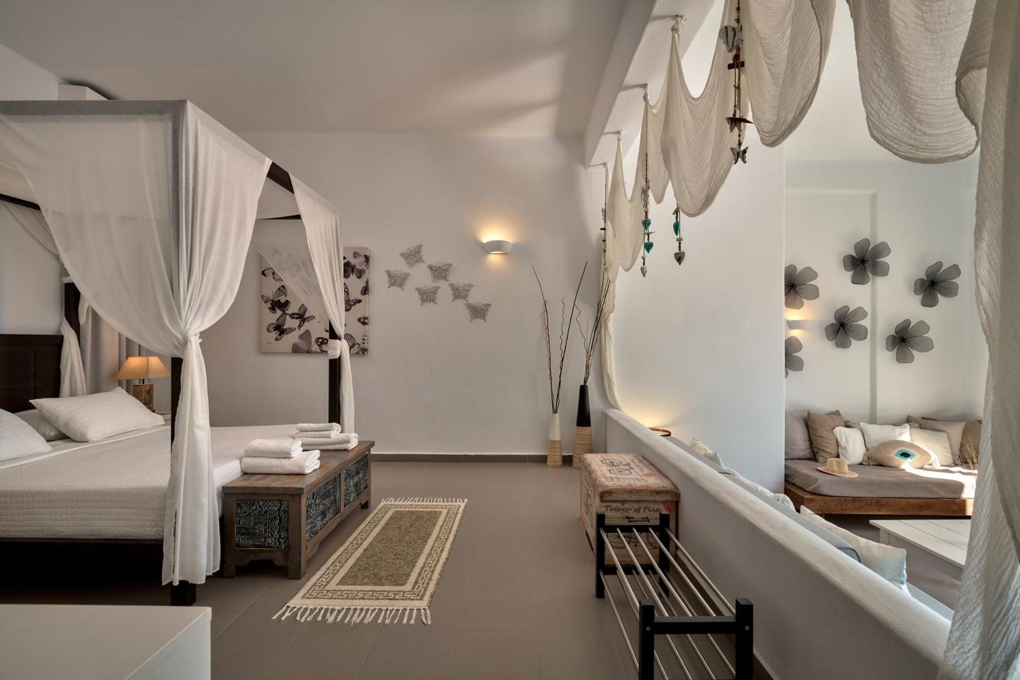 Poolfront Superior Suite Sea View