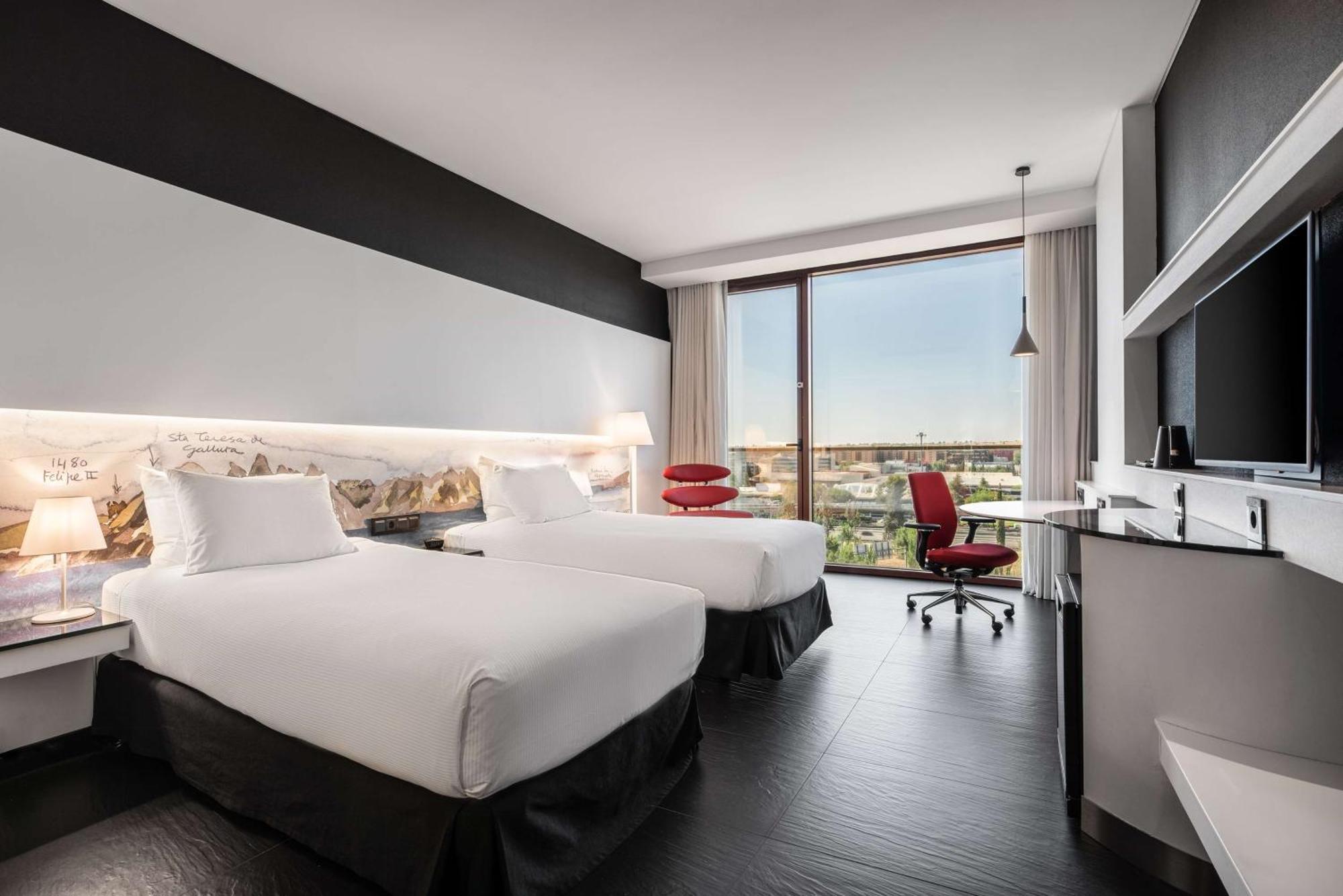 Twin Room Skyline View