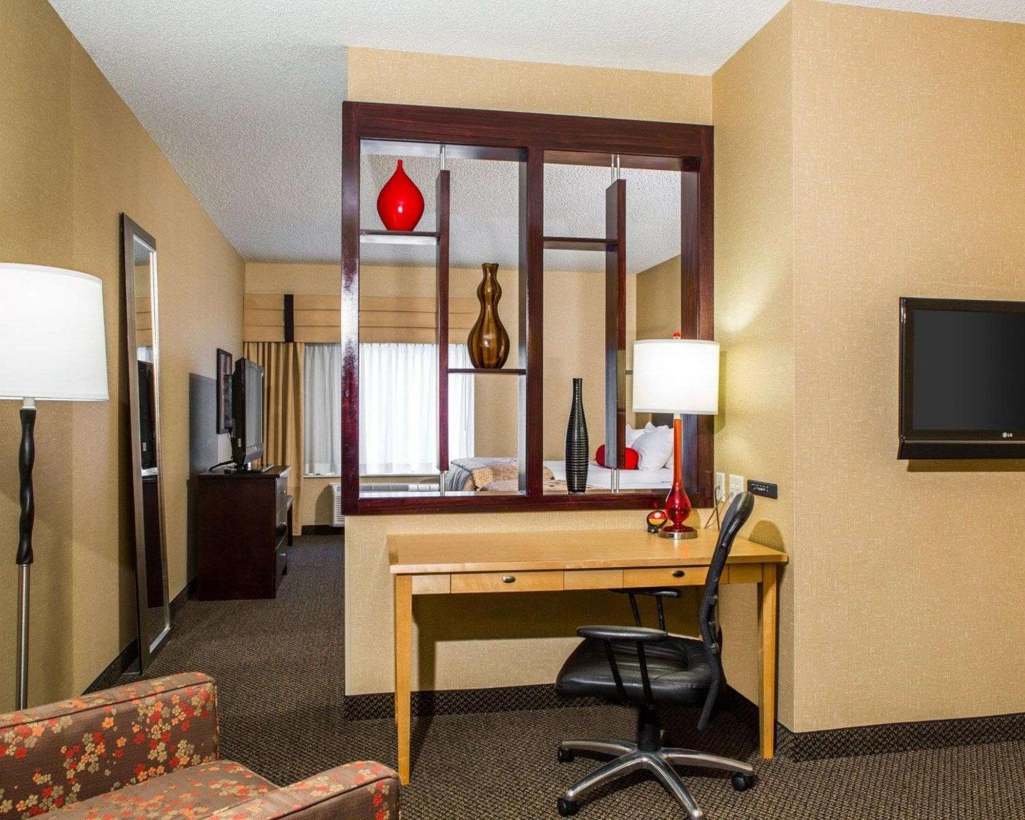 Queen Suite with Two Queen Beds - Disability Access/Non-Smoking