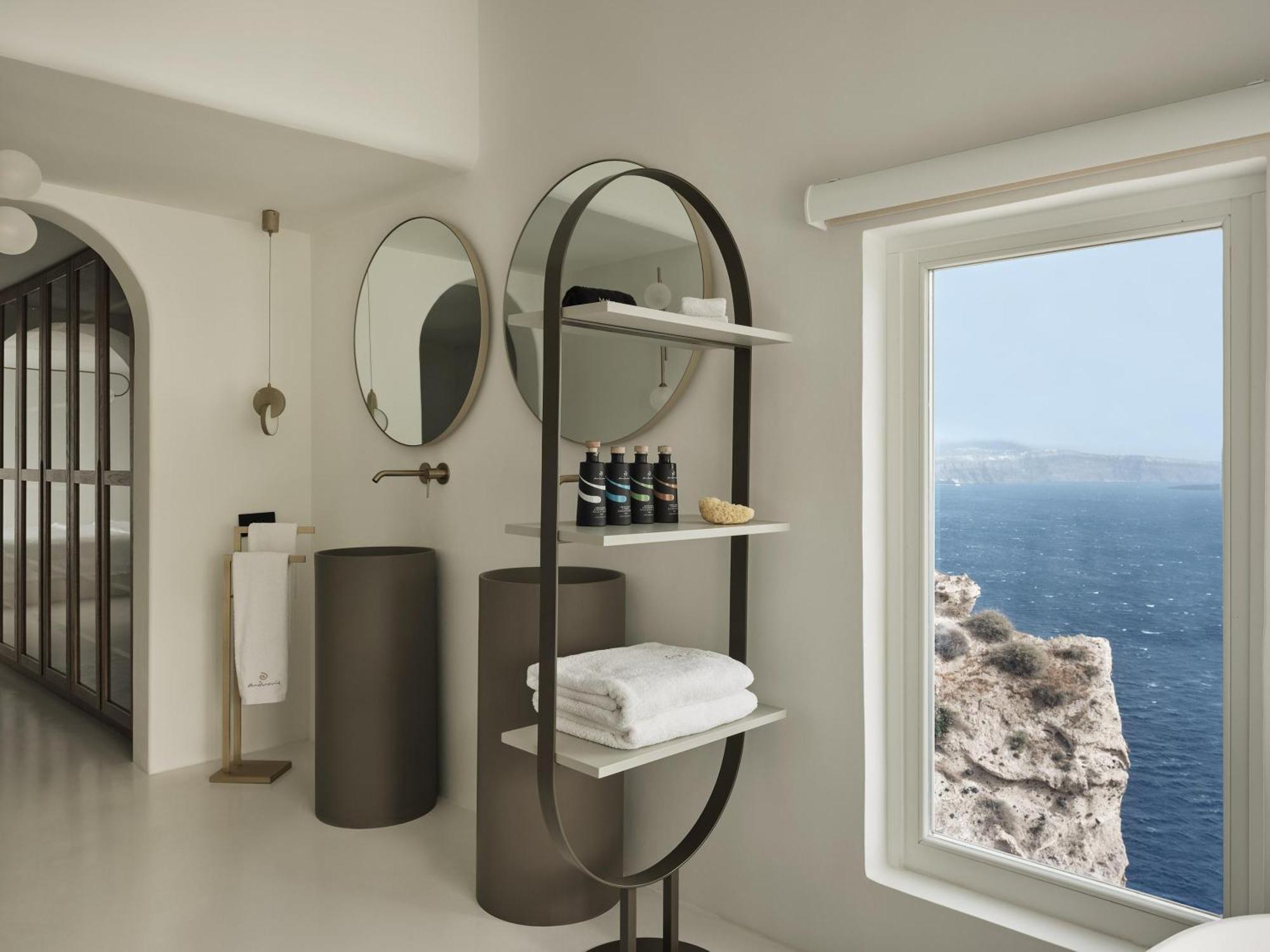 Eternal Suite with with Private Pool and Hot tub