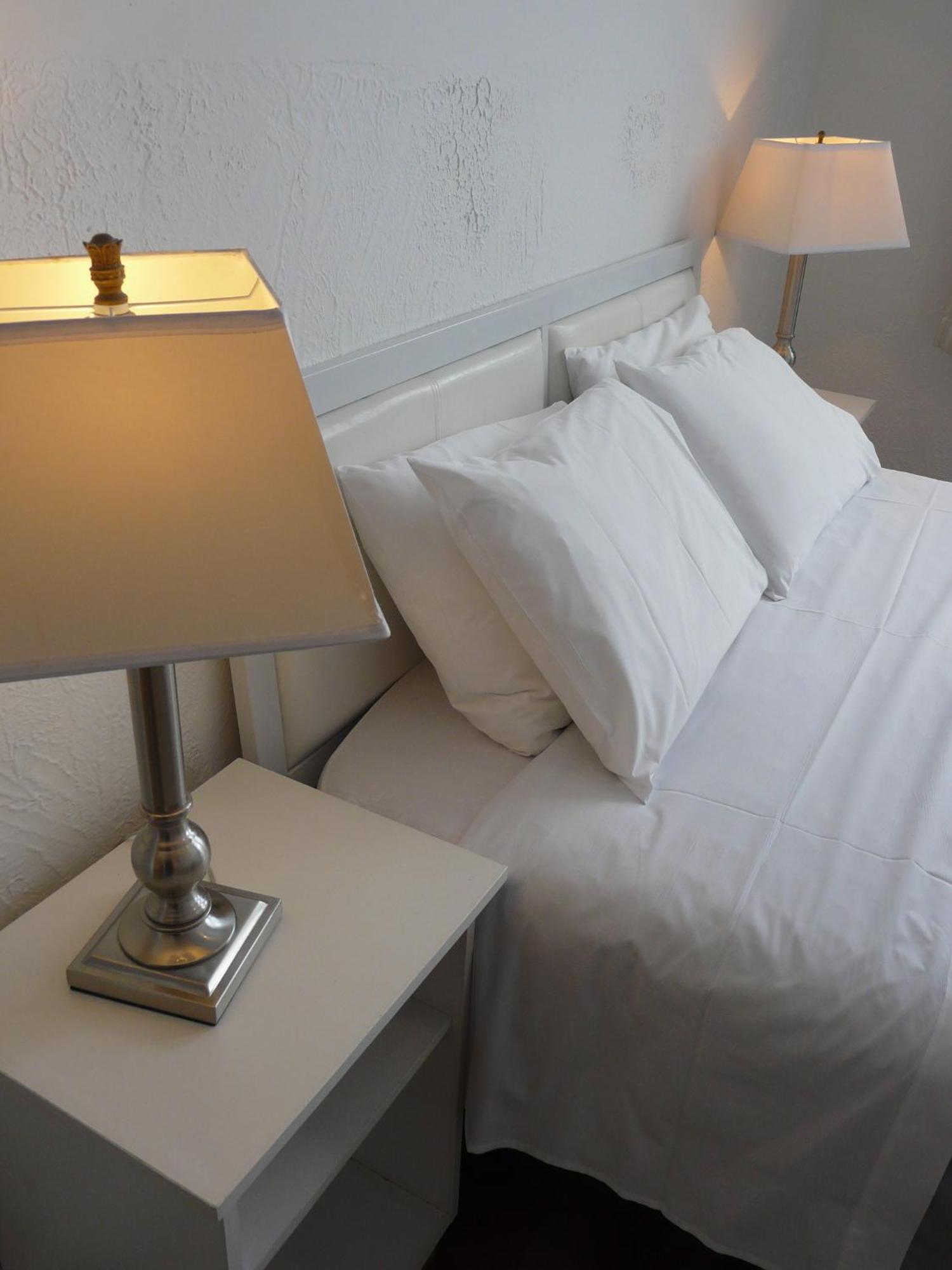 Deluxe One-Bedroom Apartment with Ocean View