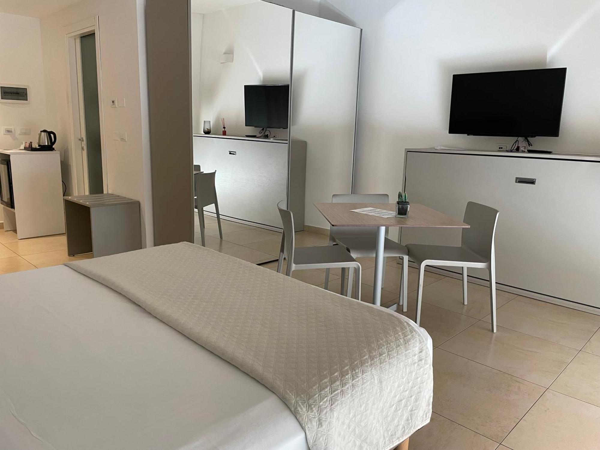 Classic Quadruple Room,1623681303:JPEG